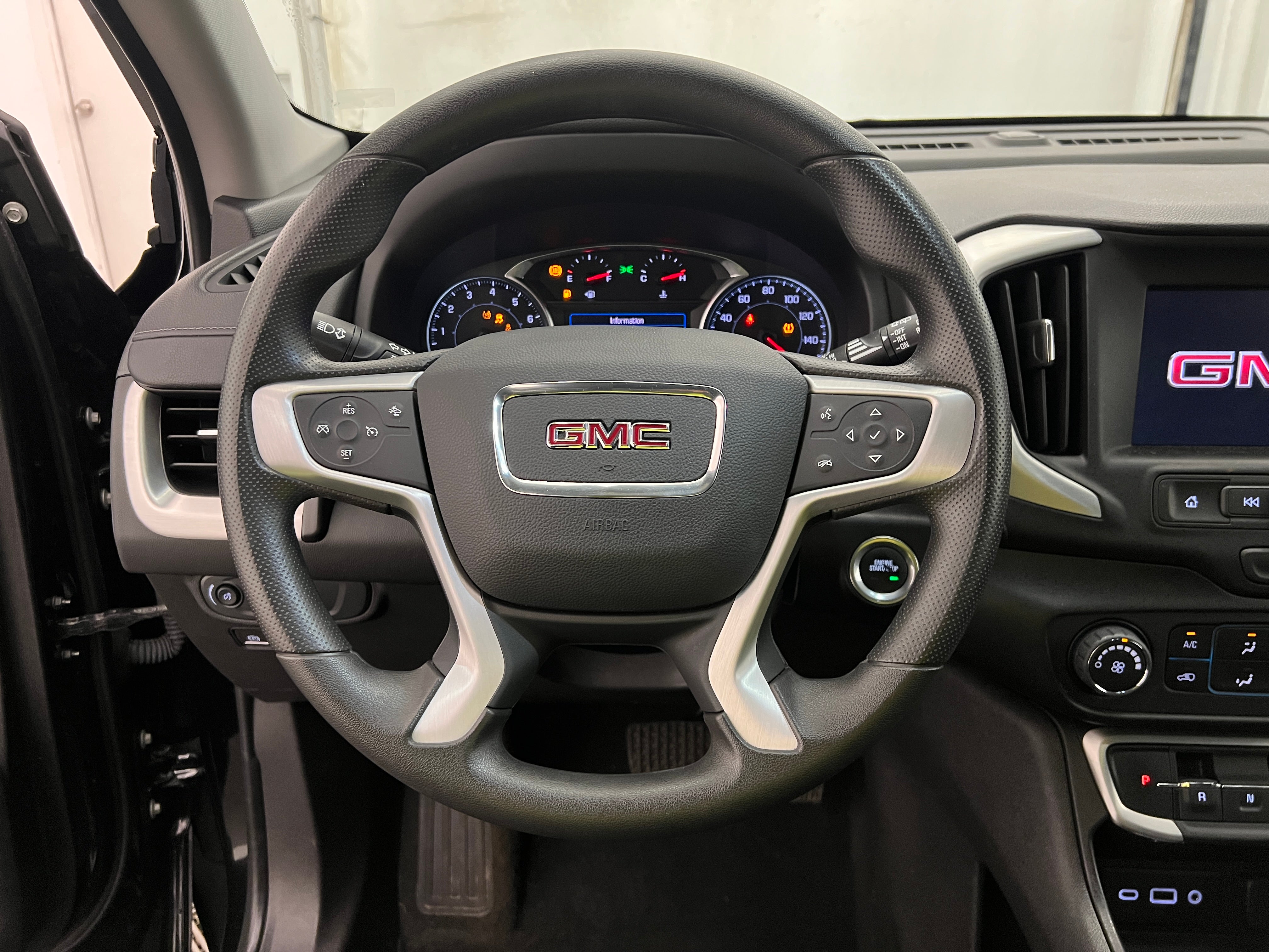 2024 GMC Terrain SLE 5