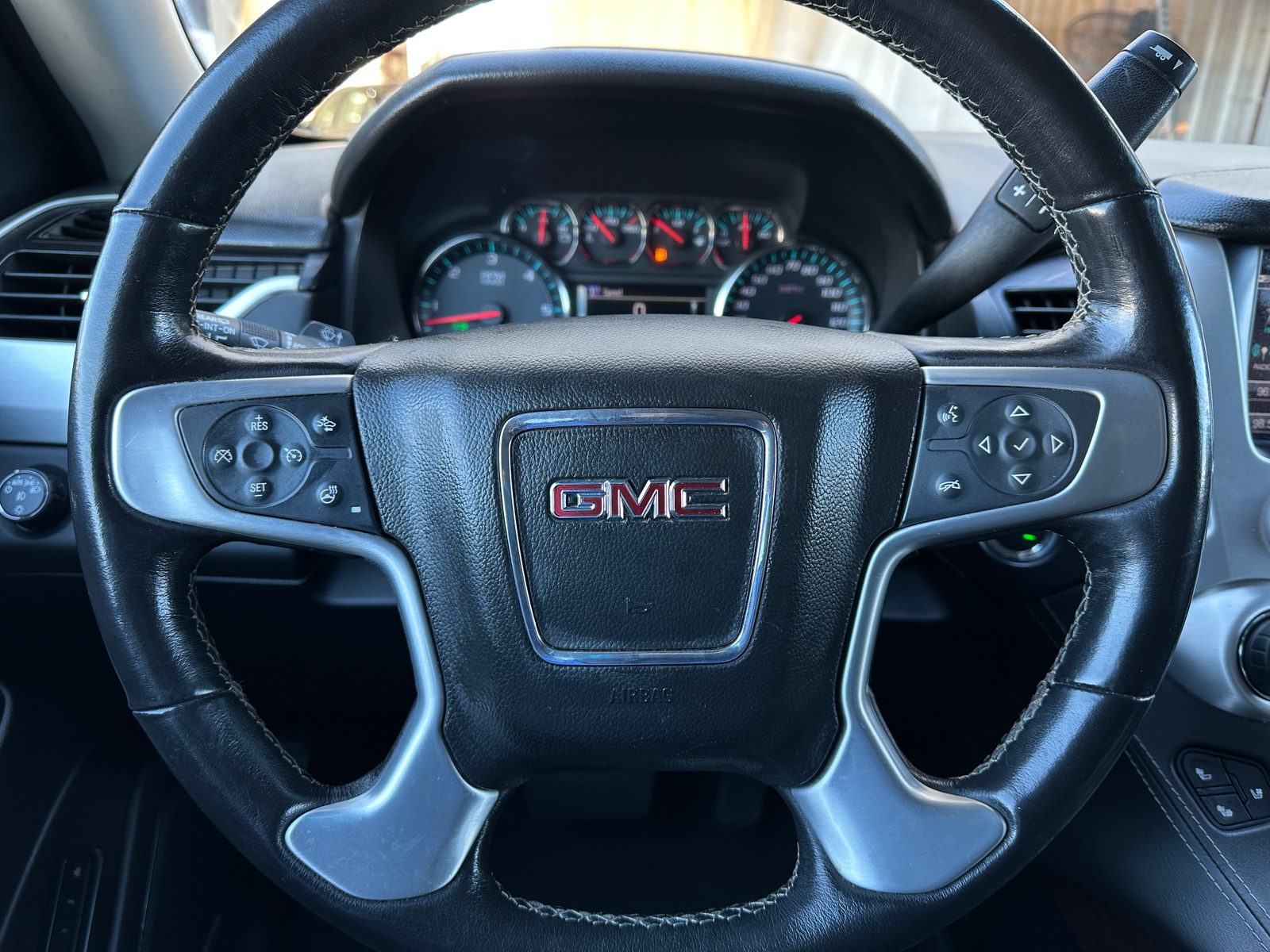 Thumbnail: 2020 GMC Yukon XL - 4