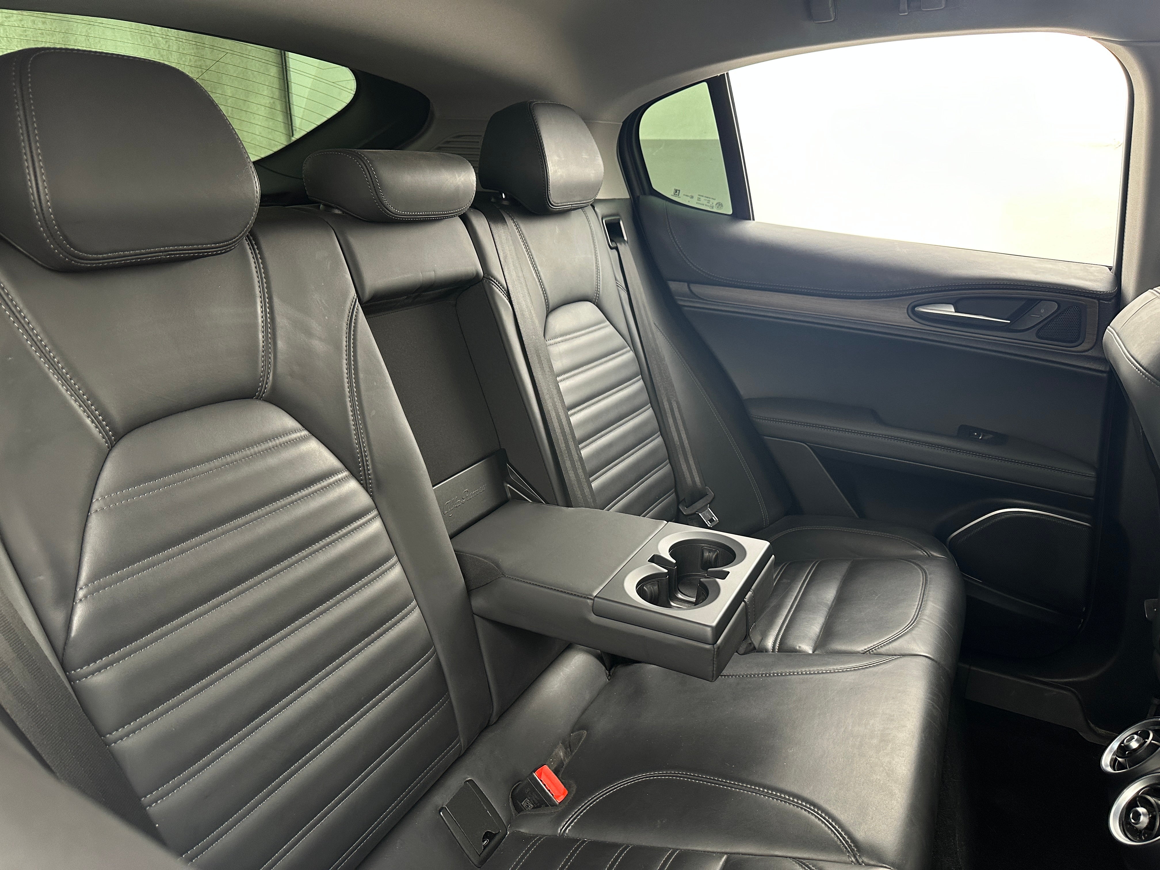 2018 Alfa Romeo Stelvio Ti Lusso 5