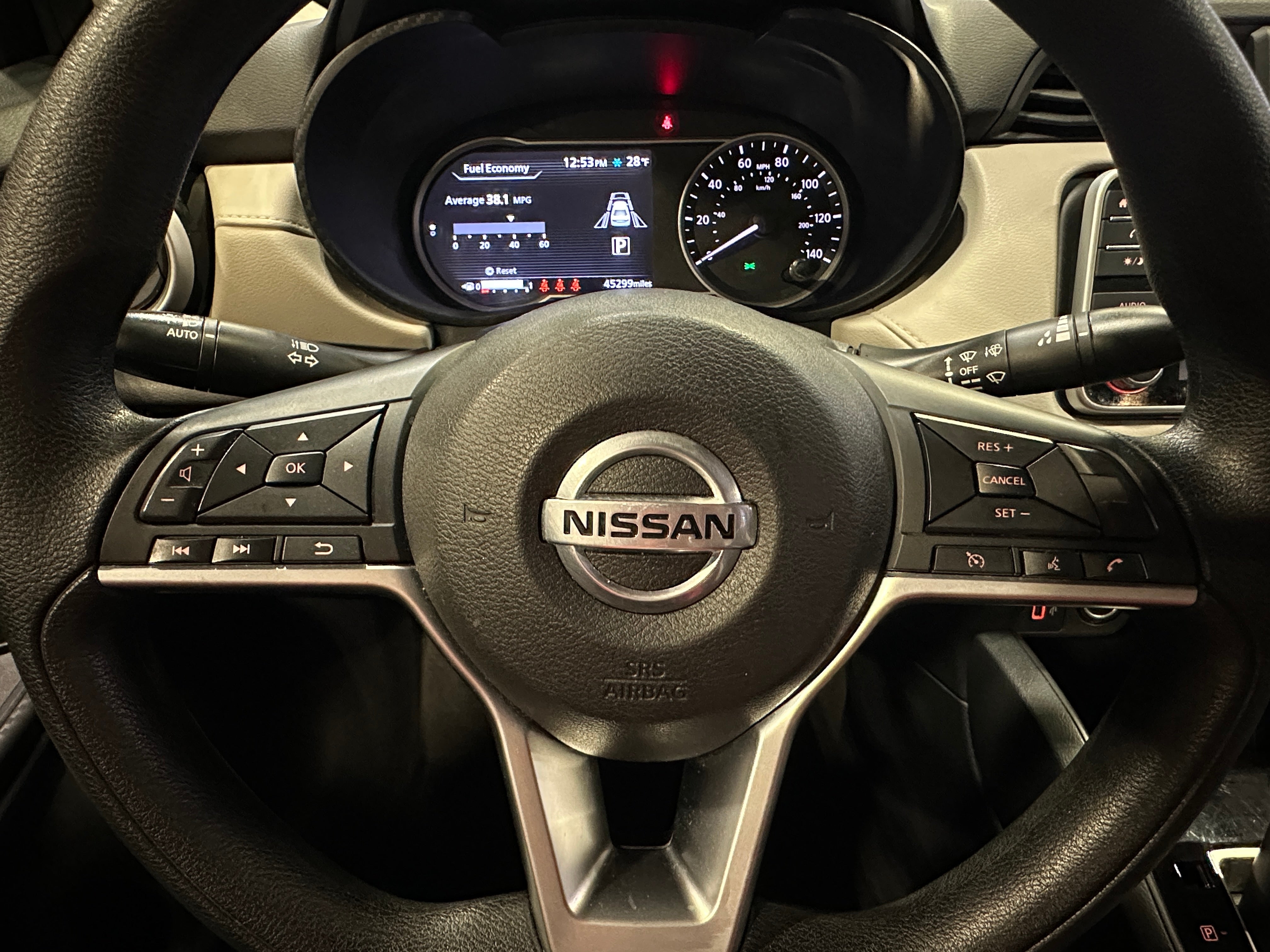 2022 Nissan Versa SV 5