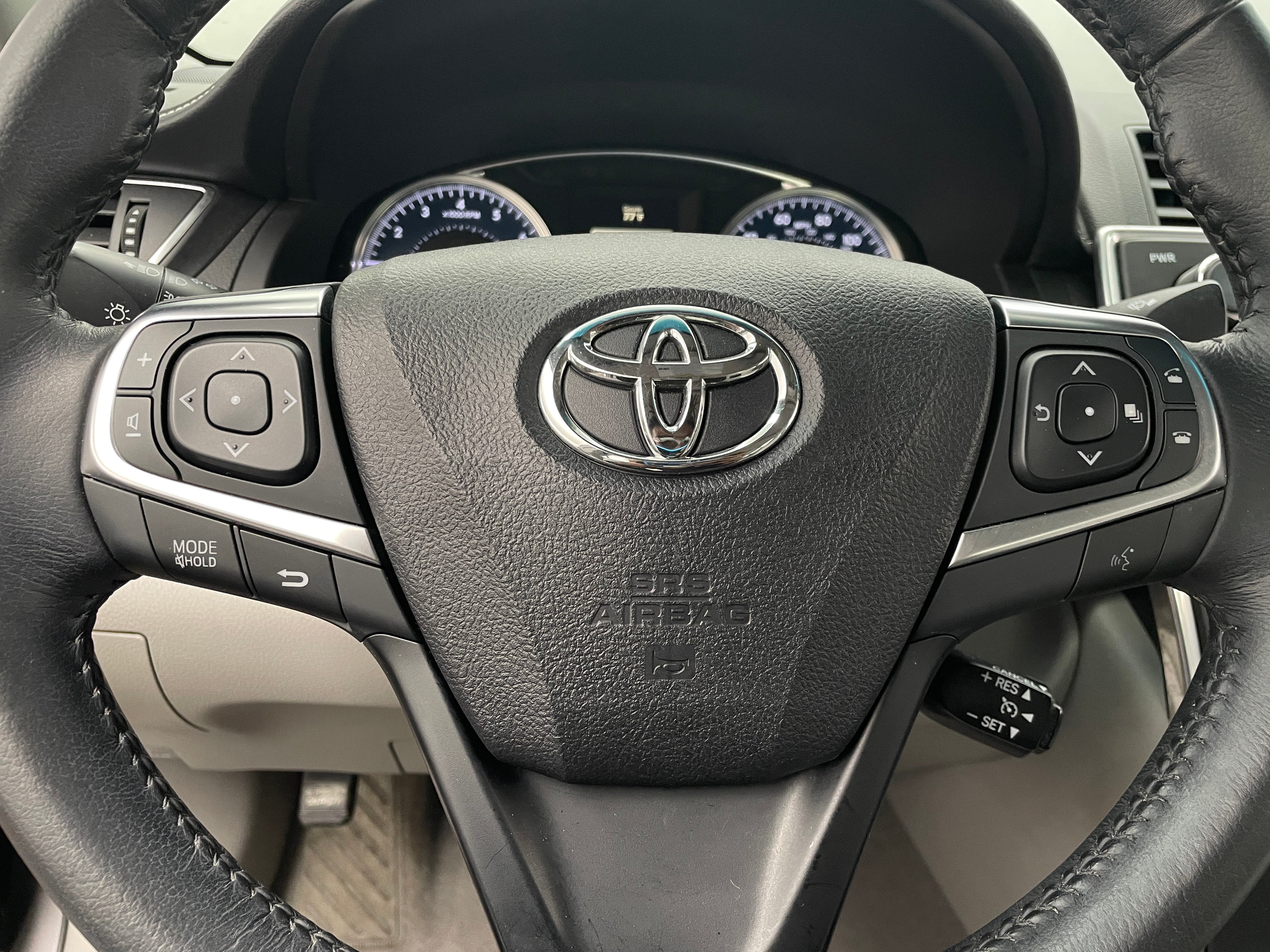 2015 Toyota Camry XLE 4