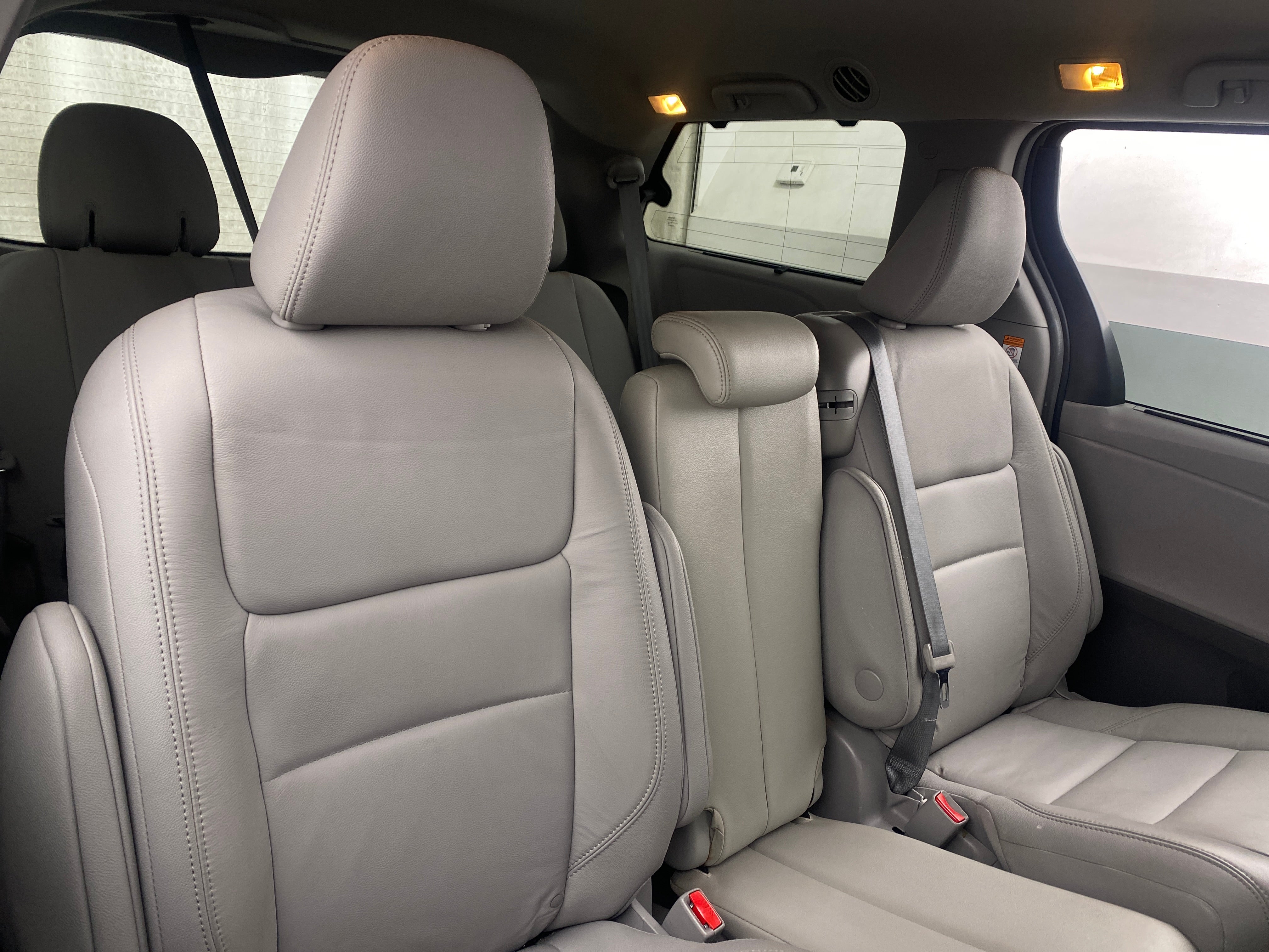 2019 Toyota Sienna XLE 5