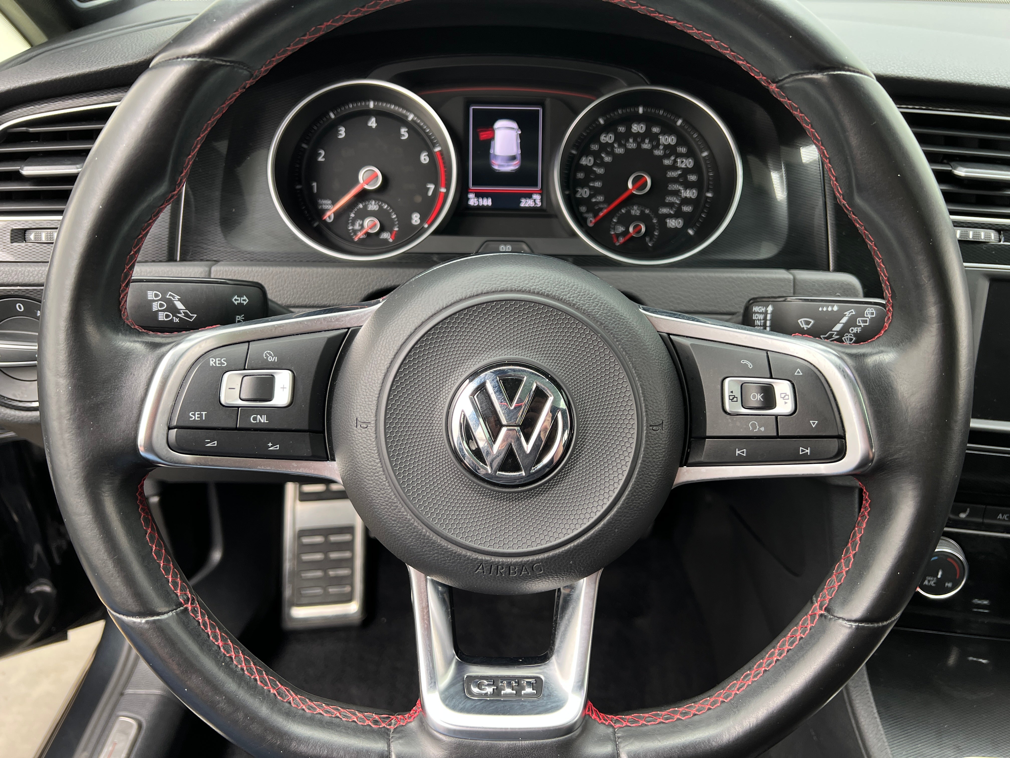 2017 Volkswagen Golf GTI SE 5