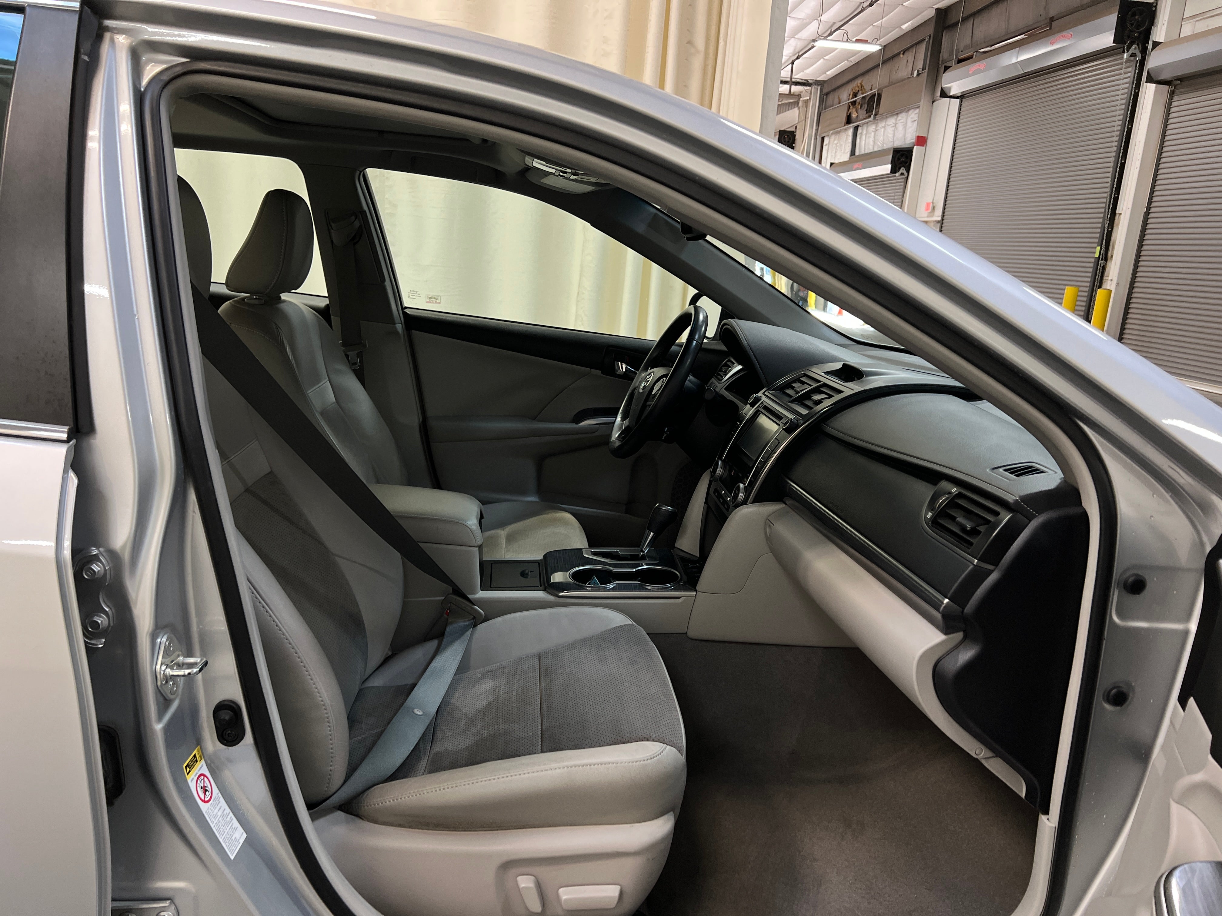 2012 Toyota Camry XLE 2