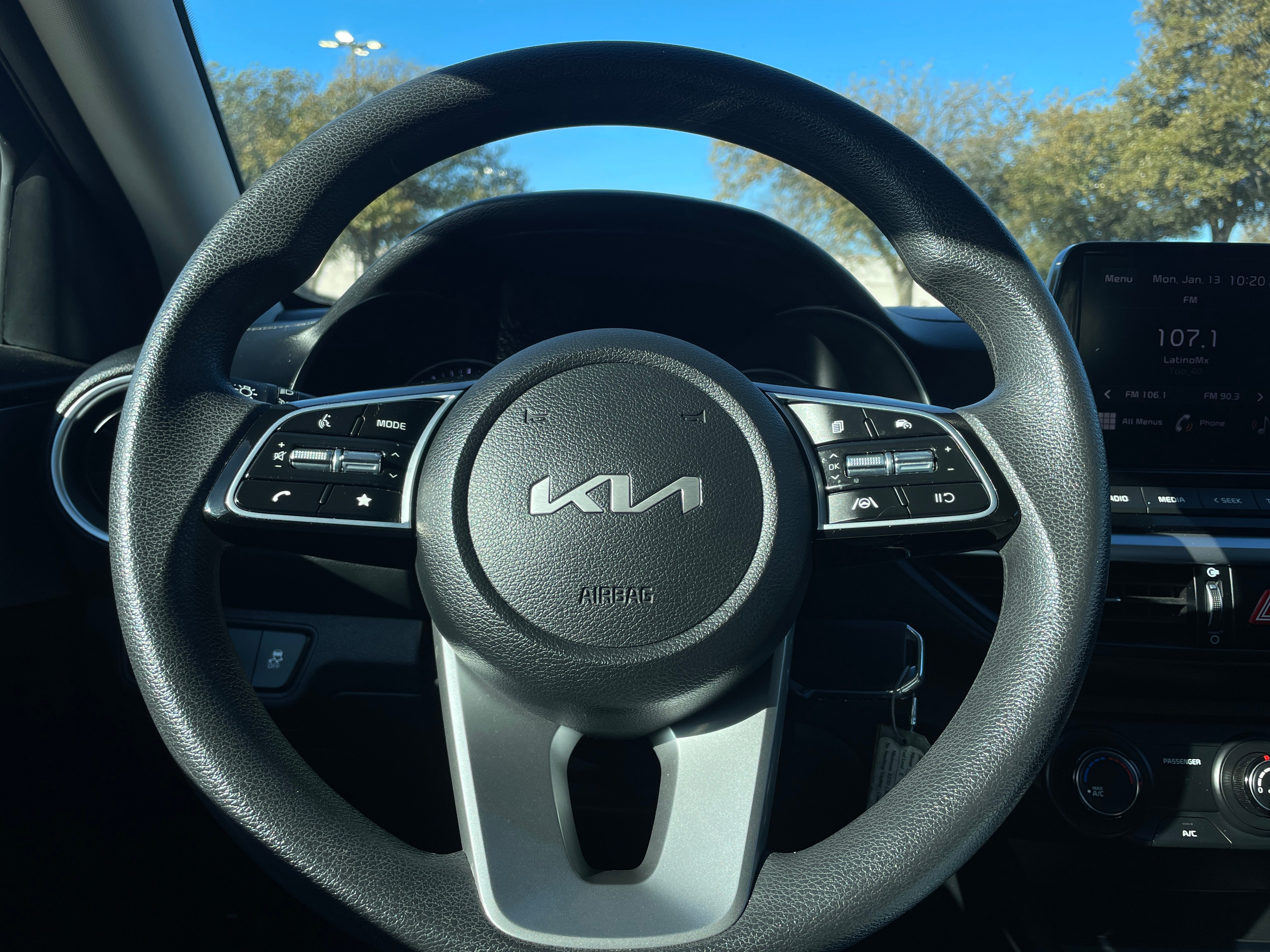 2023 Kia Forte LXS 4