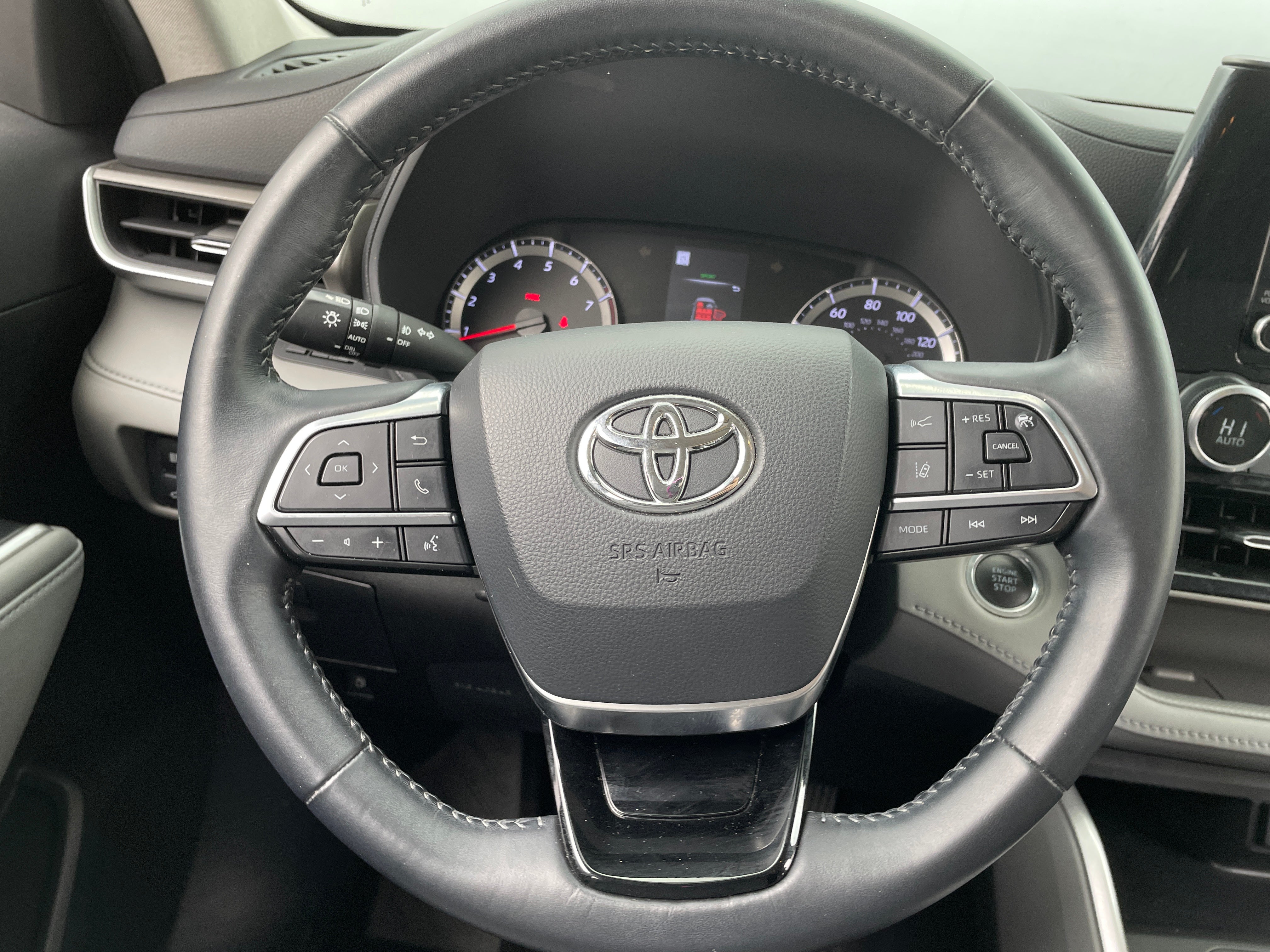 2020 Toyota Highlander LE 5