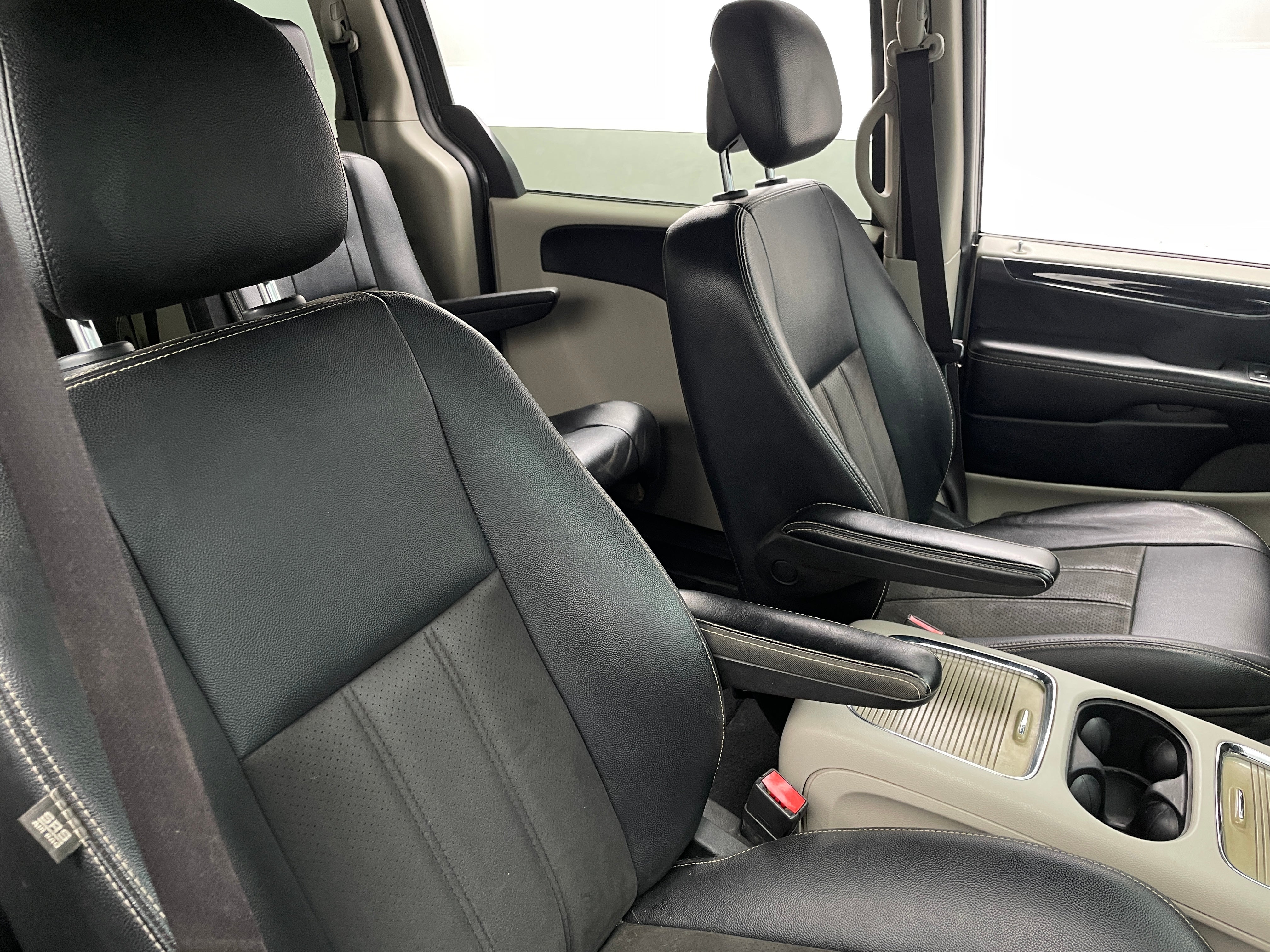 2019 Dodge Grand Caravan SXT 2