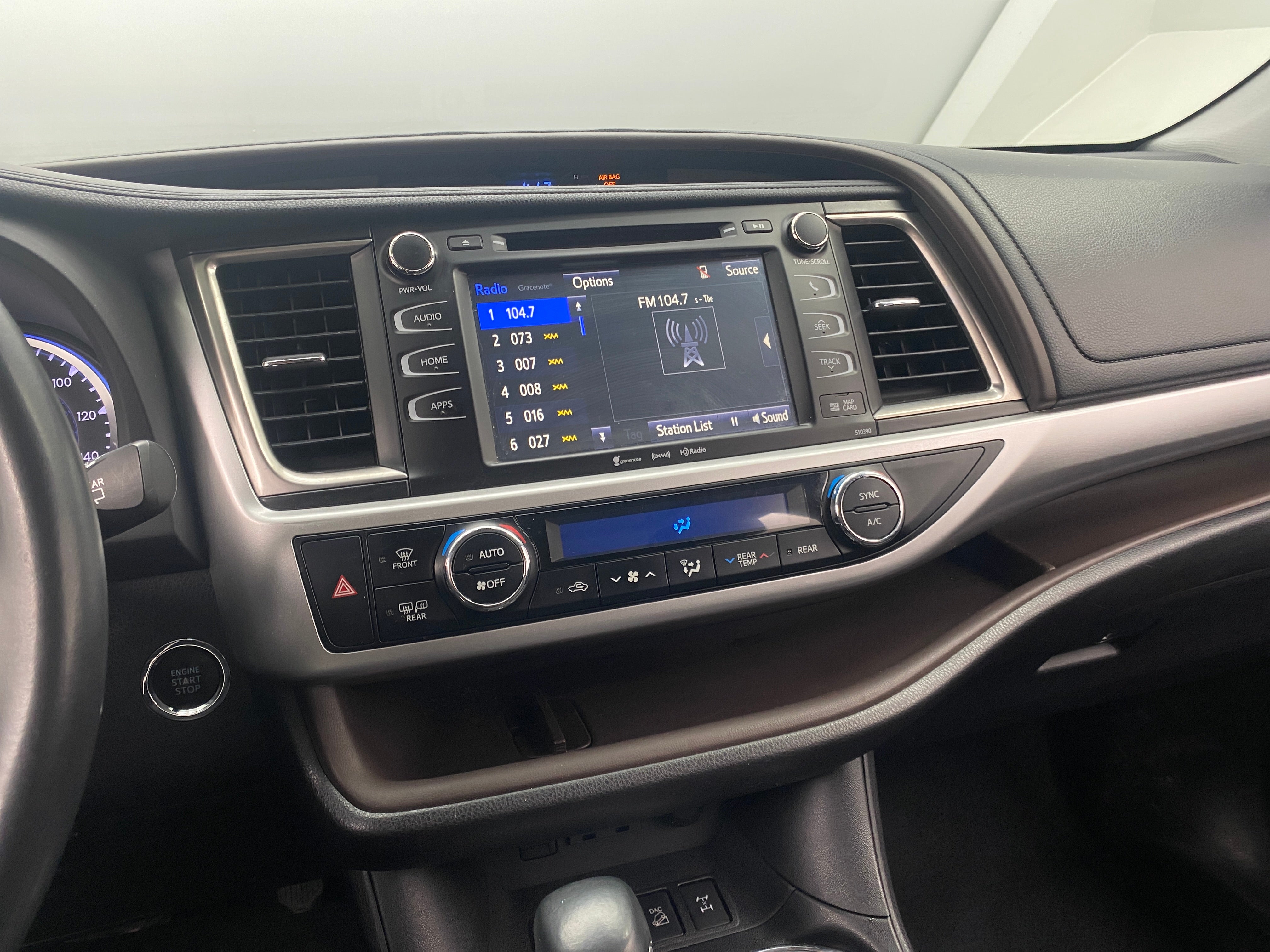 2019 Toyota Highlander XLE 3