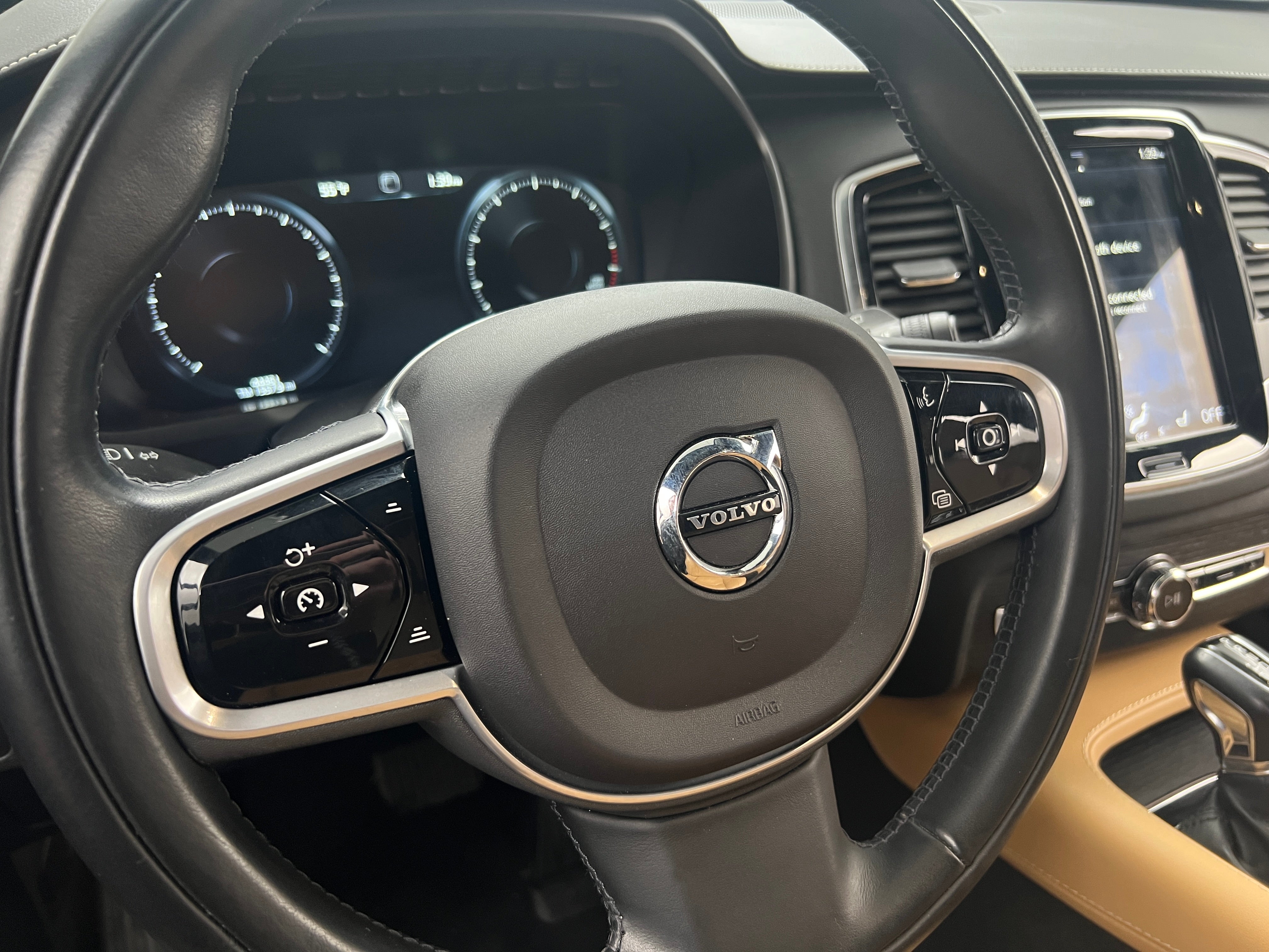 2022 Volvo XC90 T6 Inscription 4