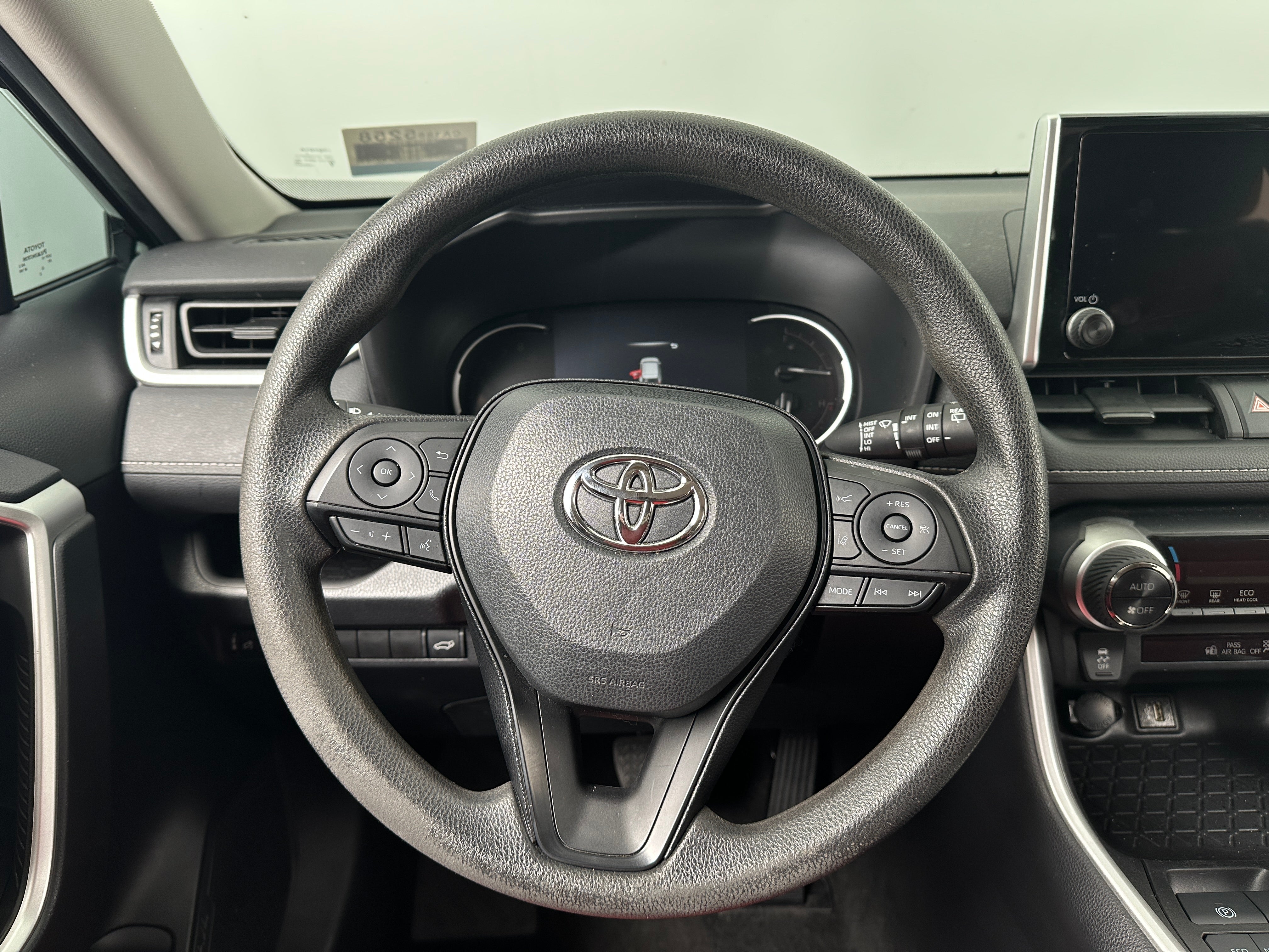 2023 Toyota RAV4 XLE 5