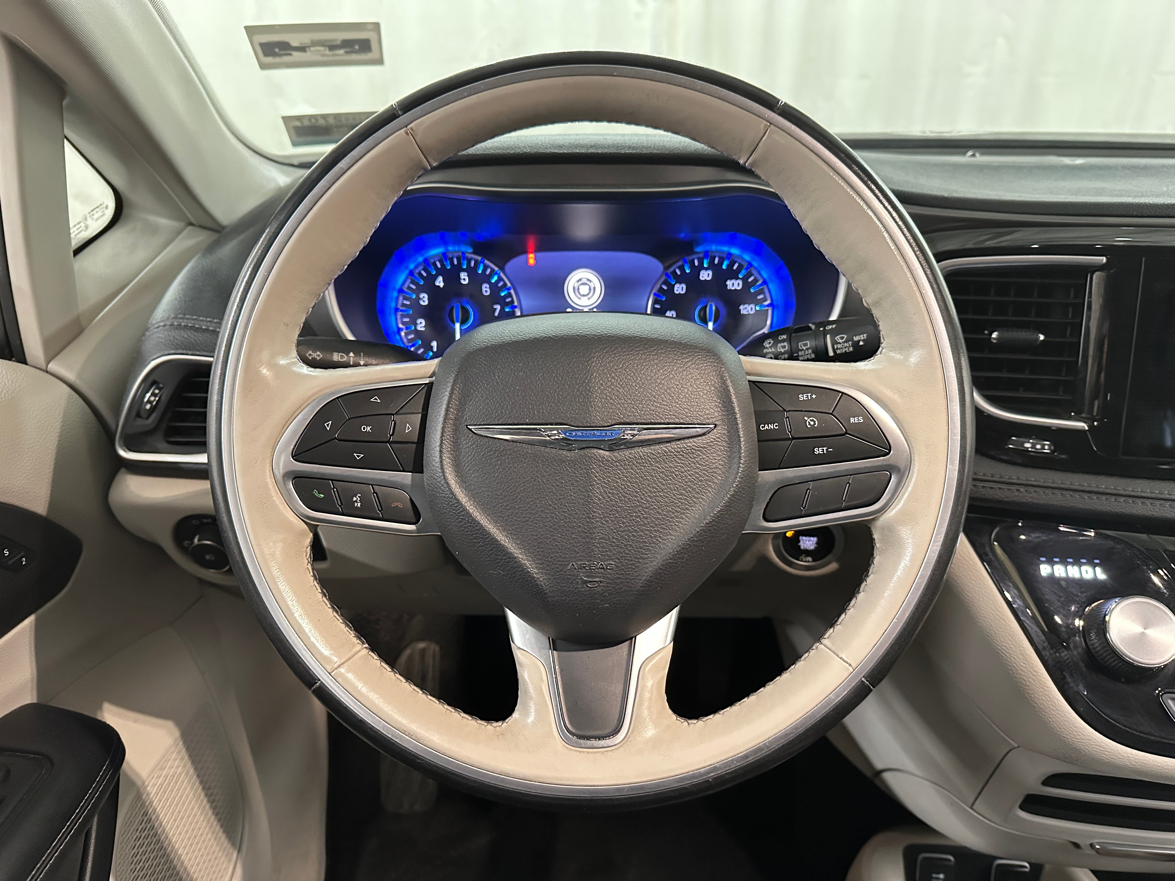 2019 Chrysler Pacifica Limited 4