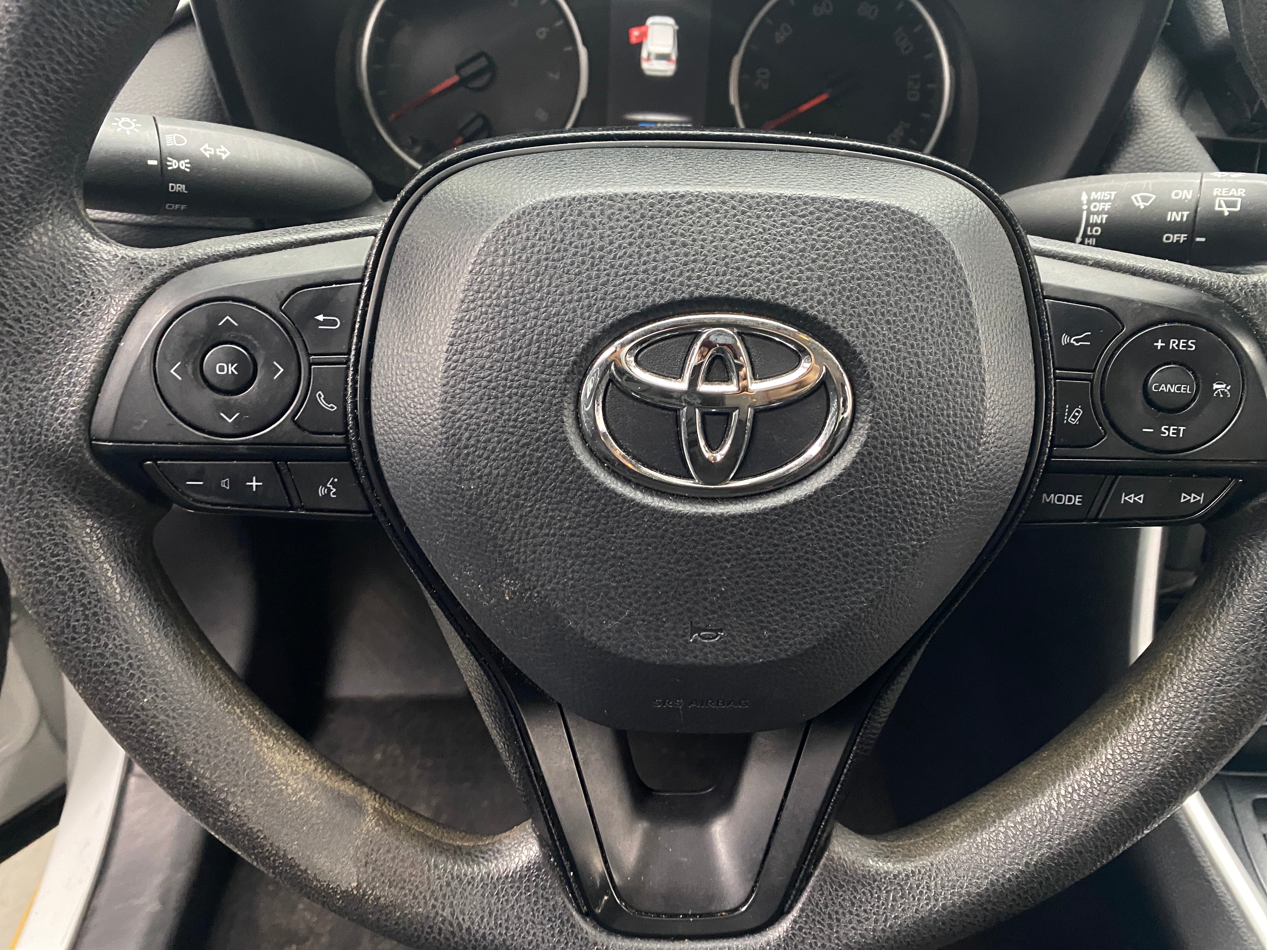 2020 Toyota RAV4 LE 5