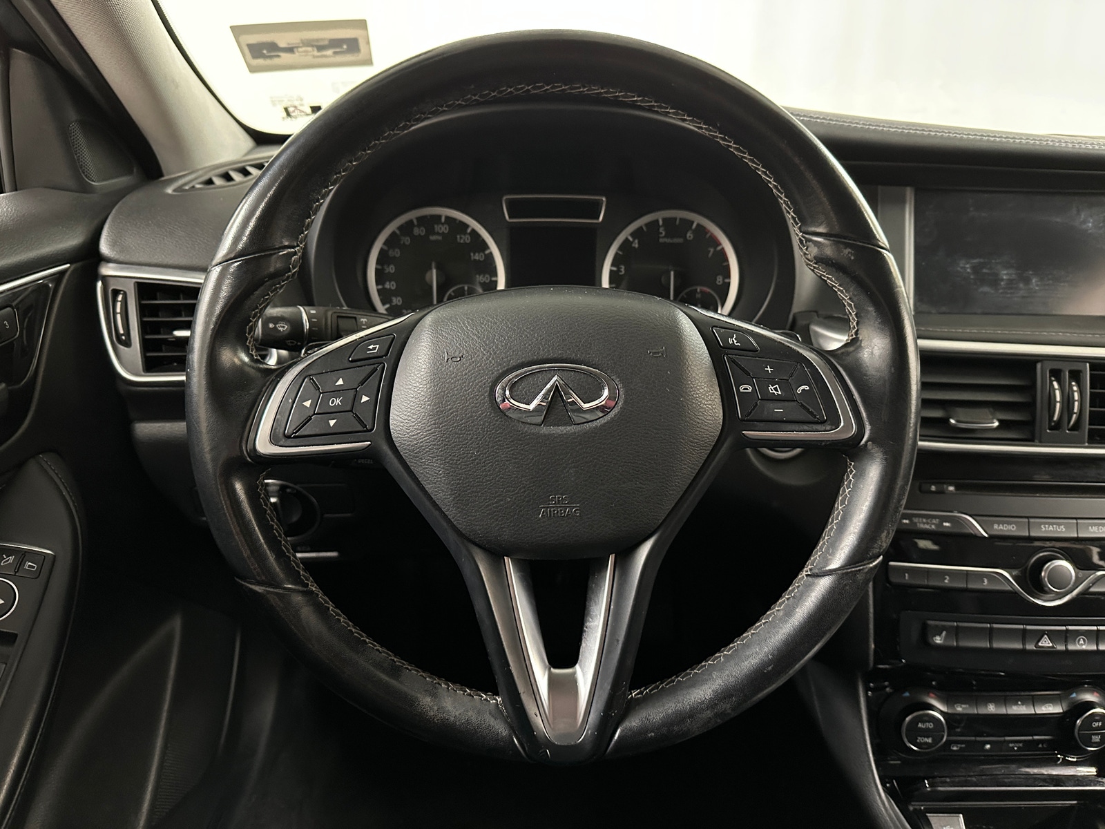 Thumbnail: 2019 INFINITI QX30 - 5