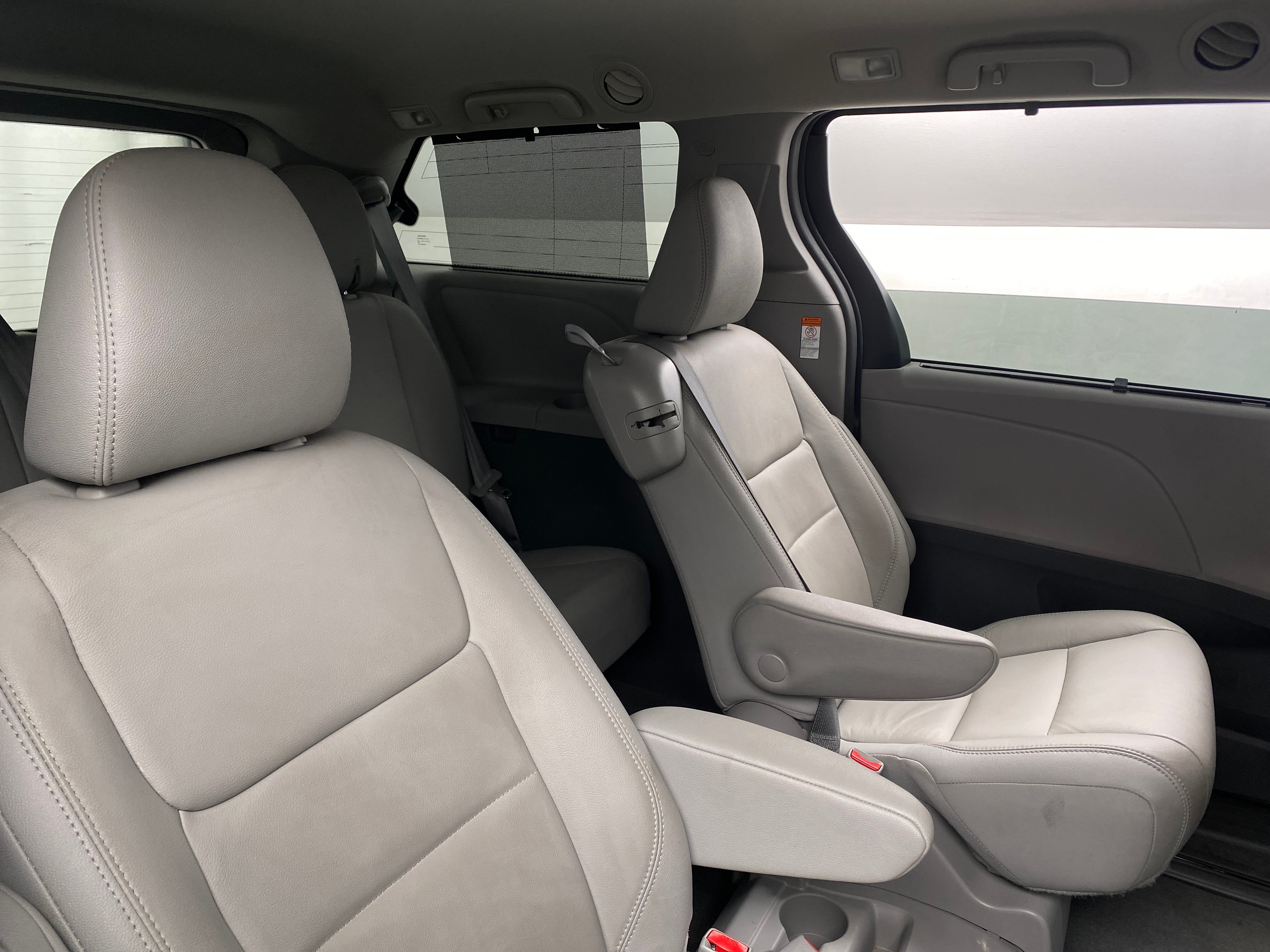 2019 Toyota Sienna XLE 5