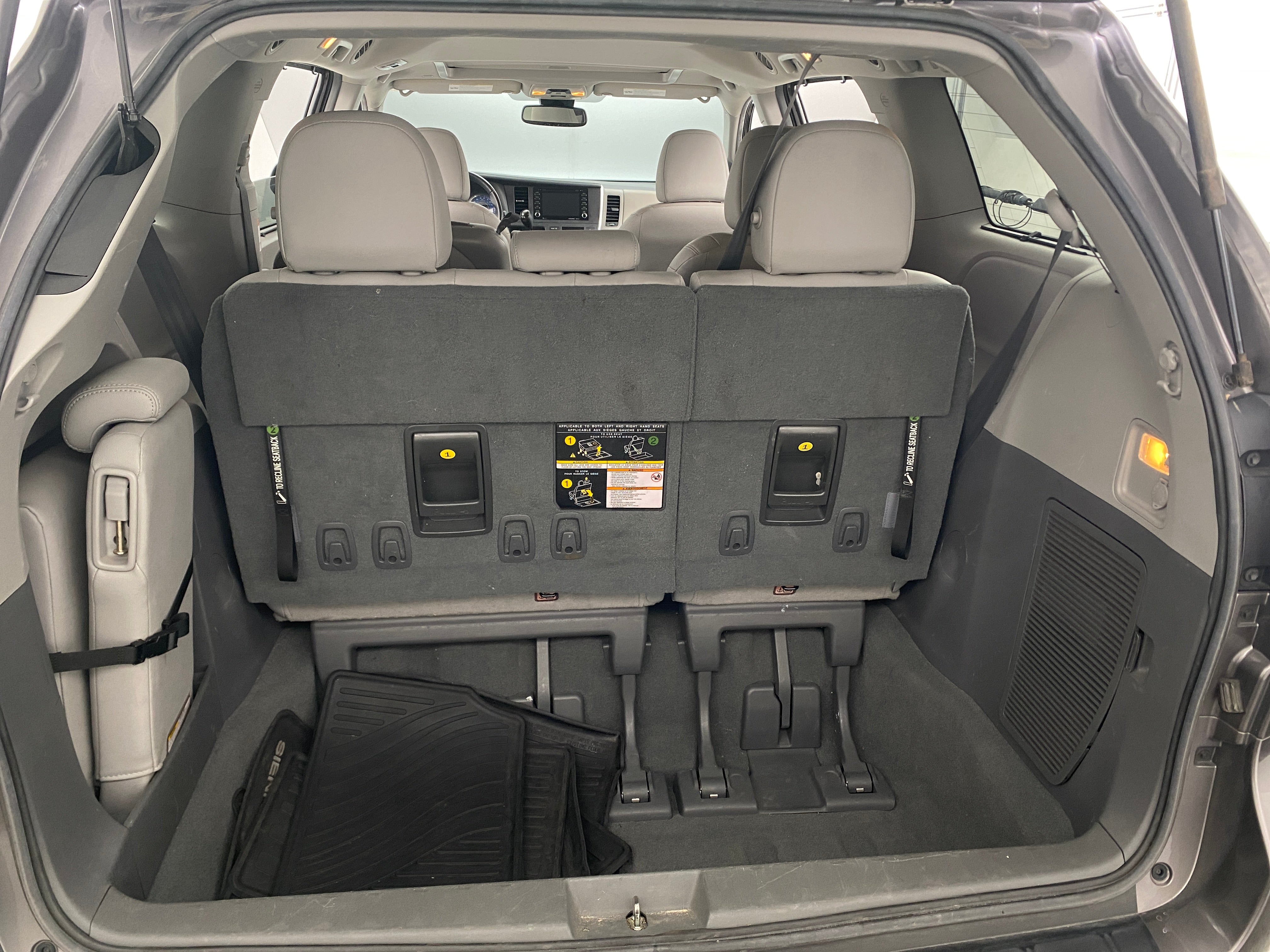 2019 Toyota Sienna XLE 6