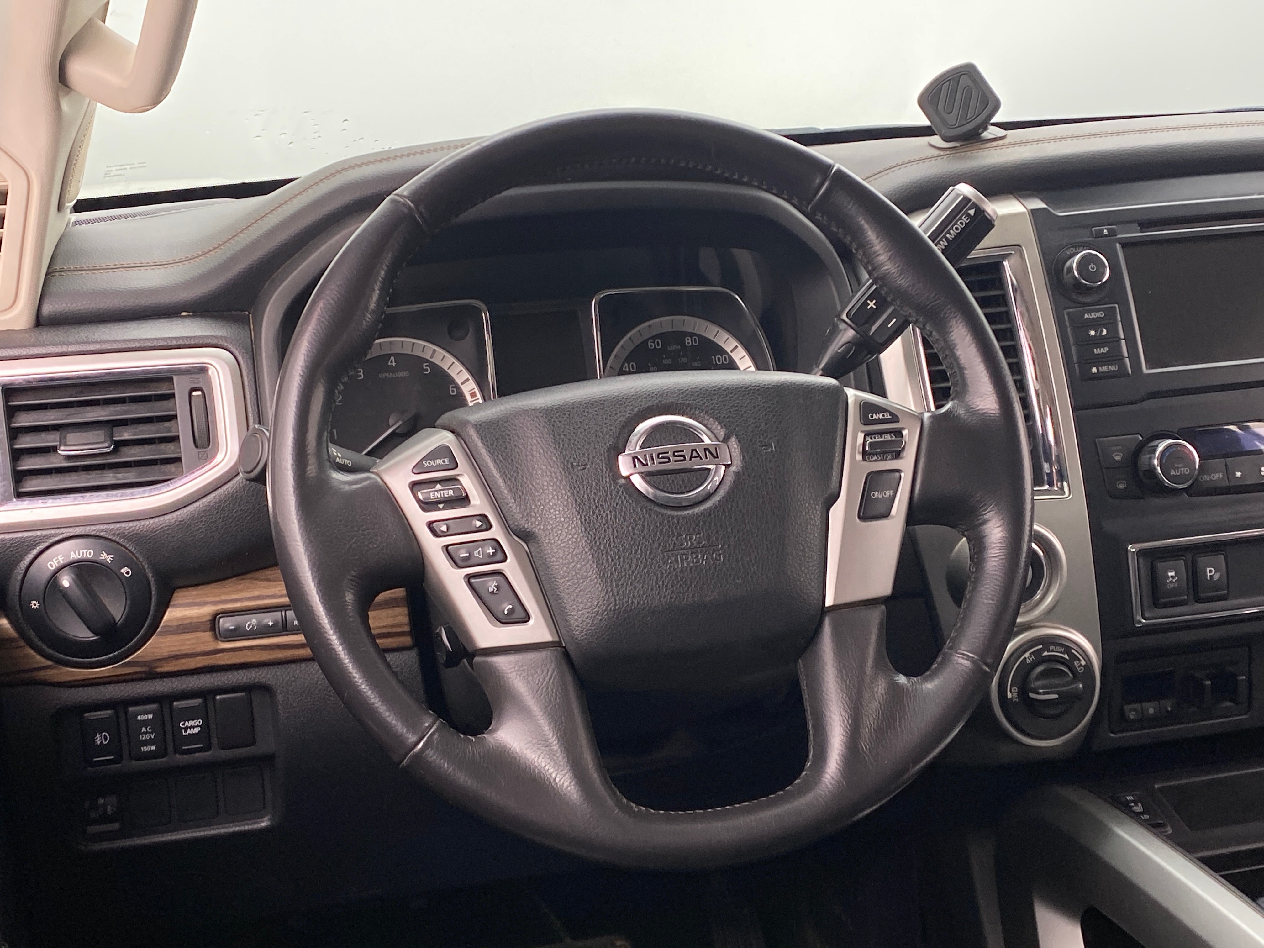 2019 Nissan Titan SL 4