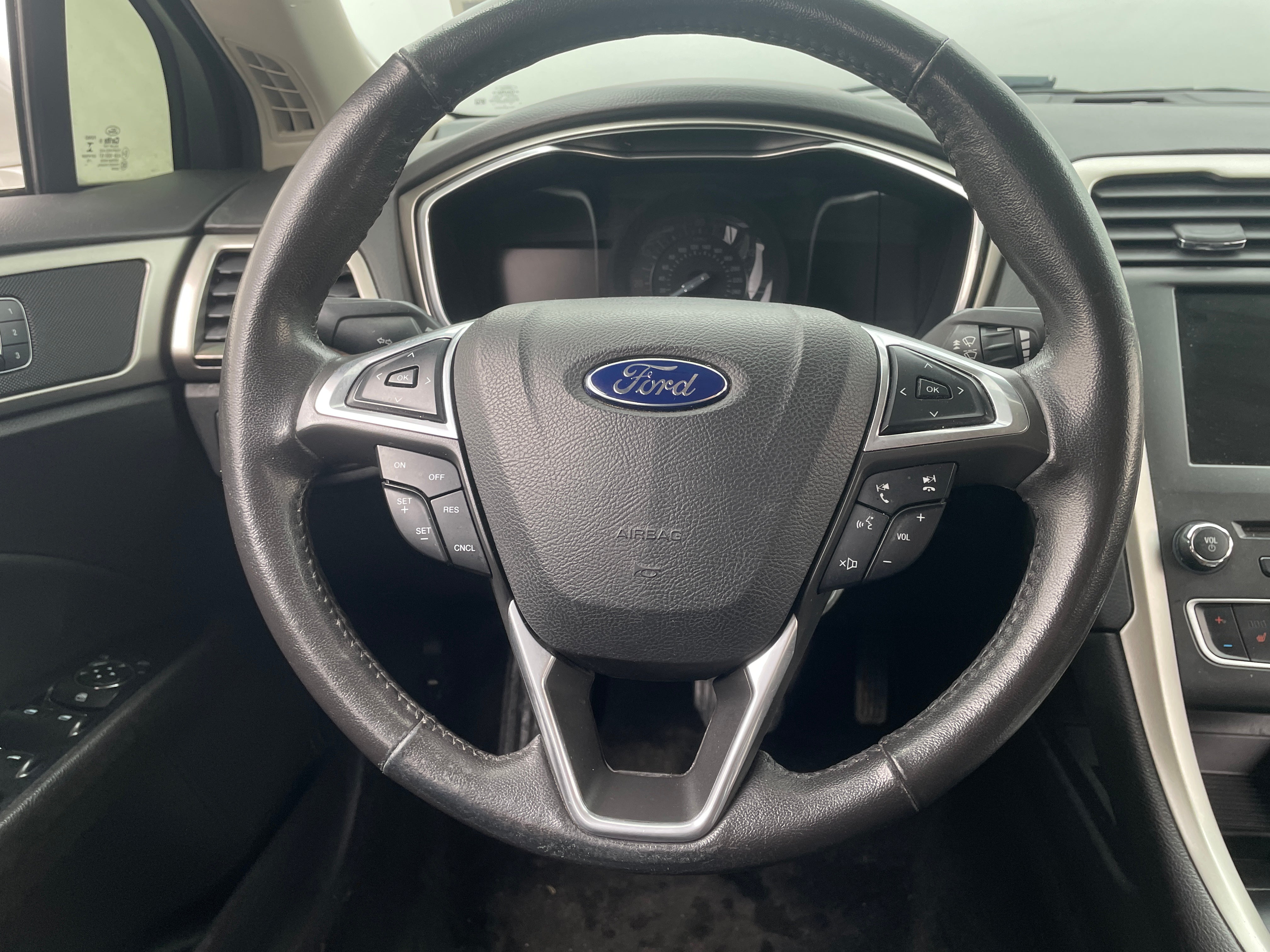 2016 Ford Fusion SE 4