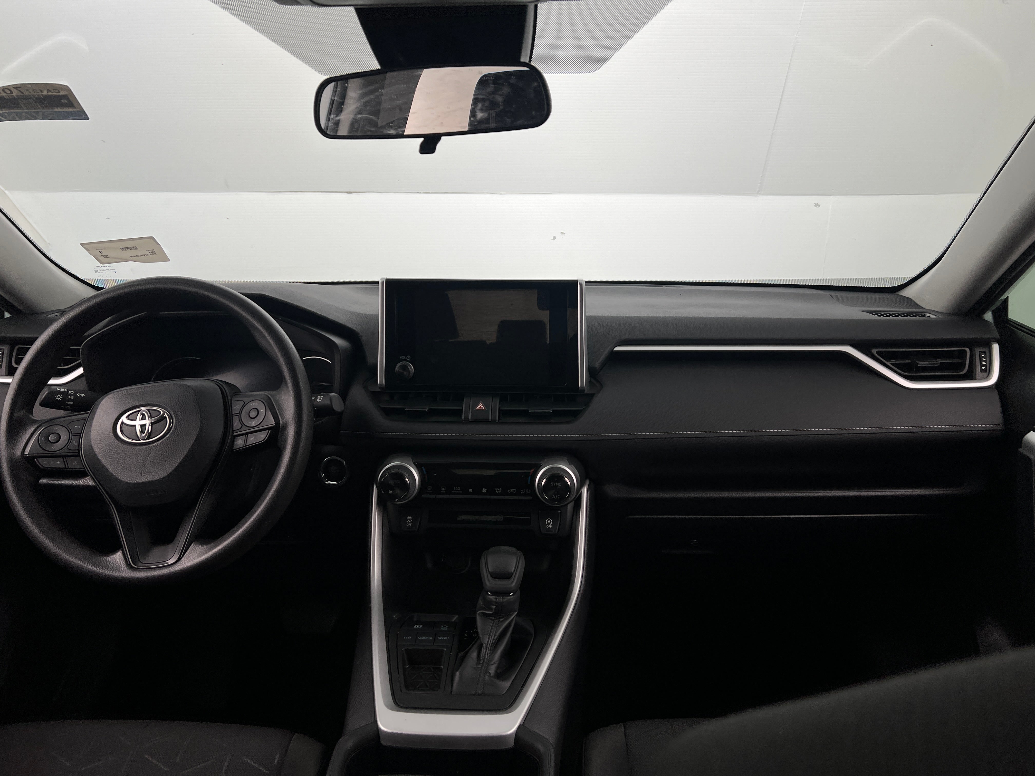 2023 Toyota RAV4 XLE 3