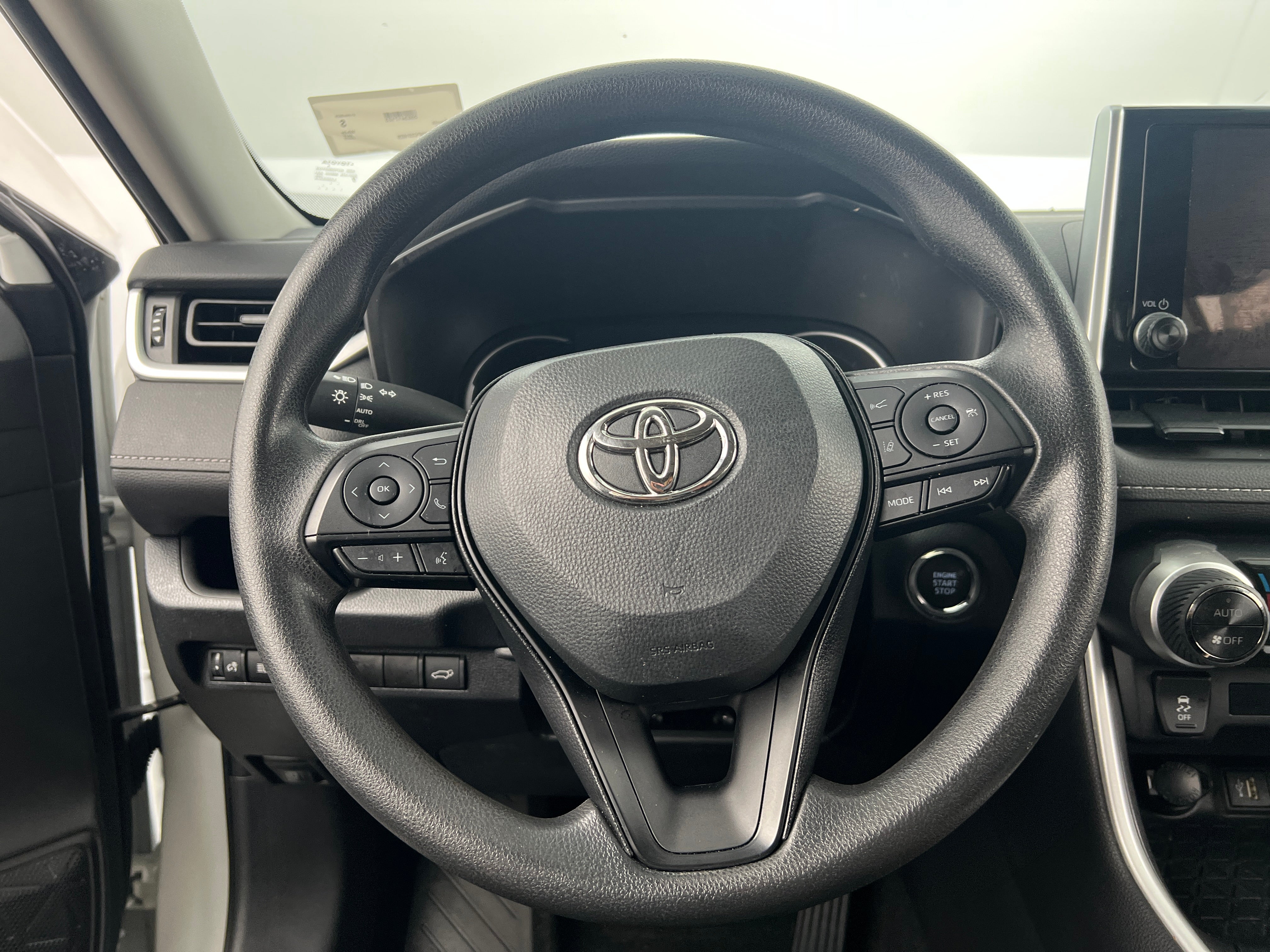 2023 Toyota RAV4 XLE 5
