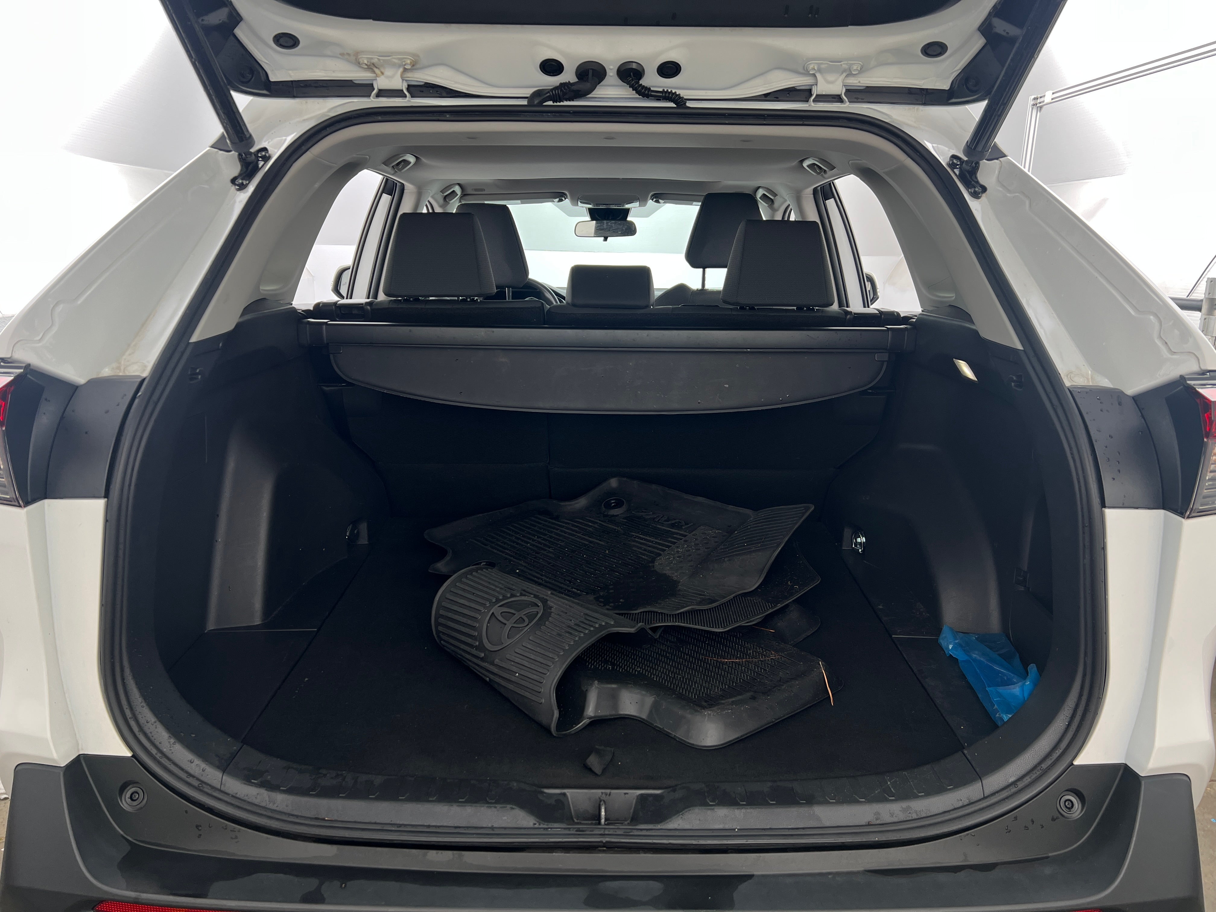 2023 Toyota RAV4 XLE 7