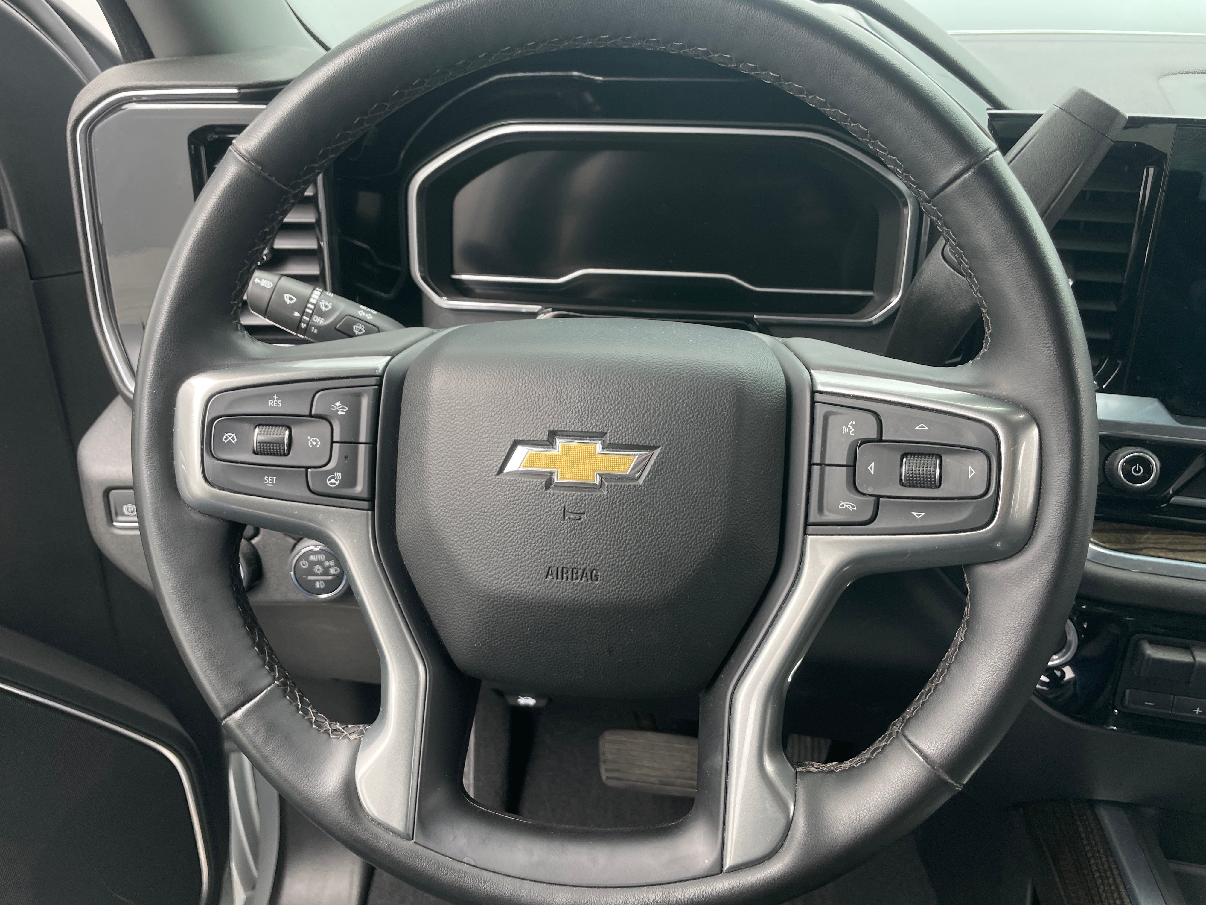 2024 Chevrolet Silverado 3500 LT 5