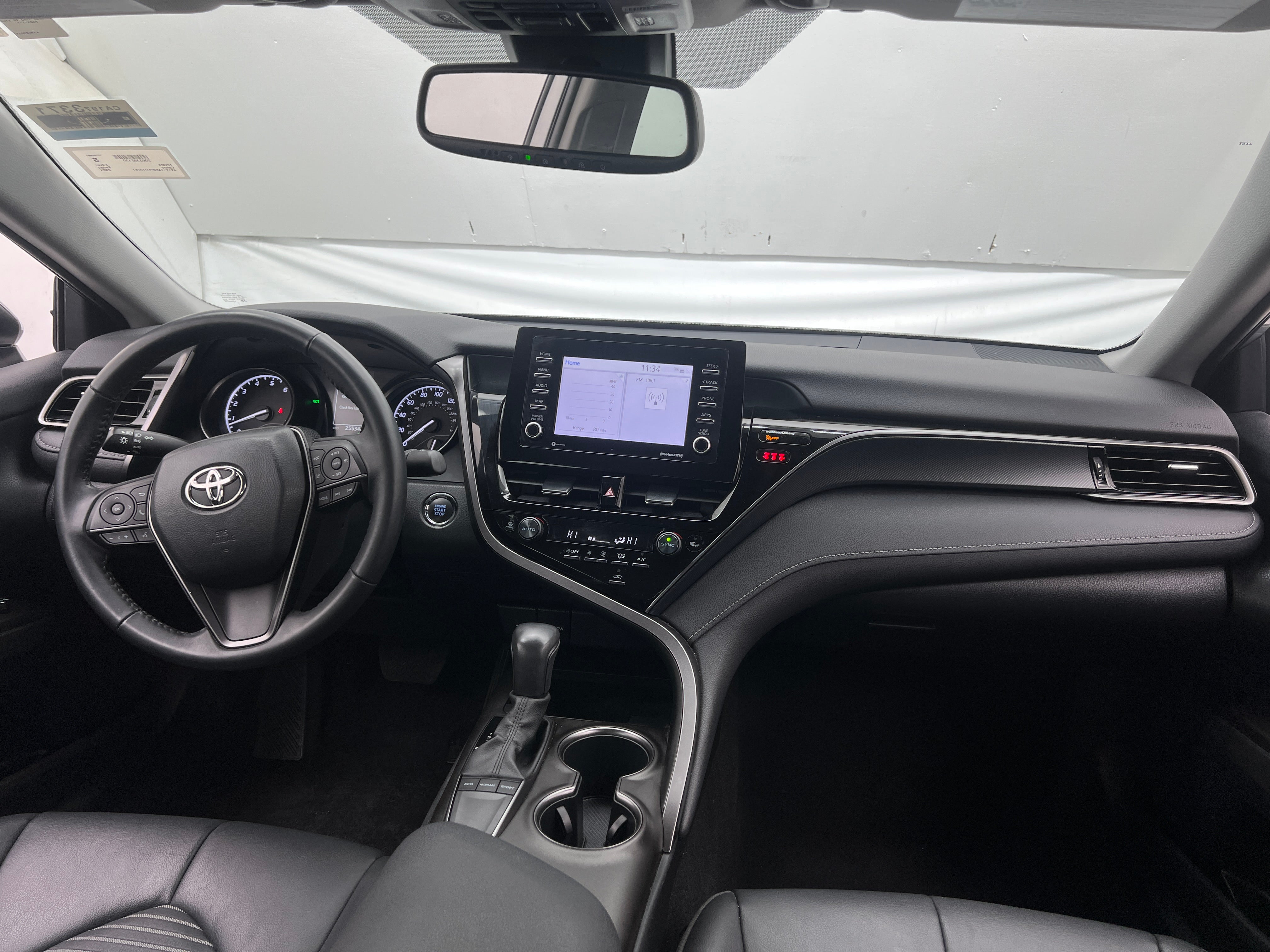 2023 Toyota Camry SE 3