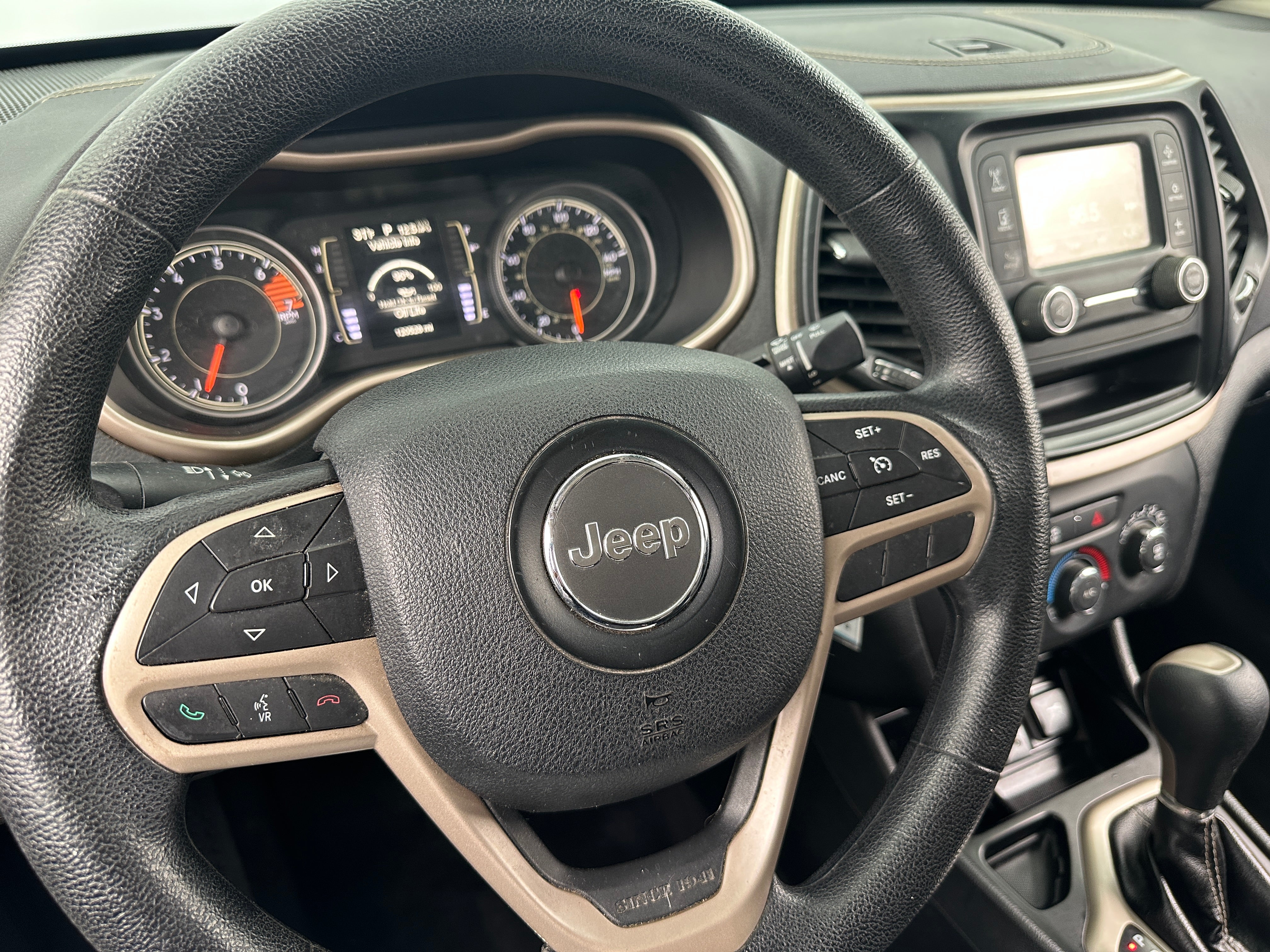 2017 Jeep Cherokee Sport 5