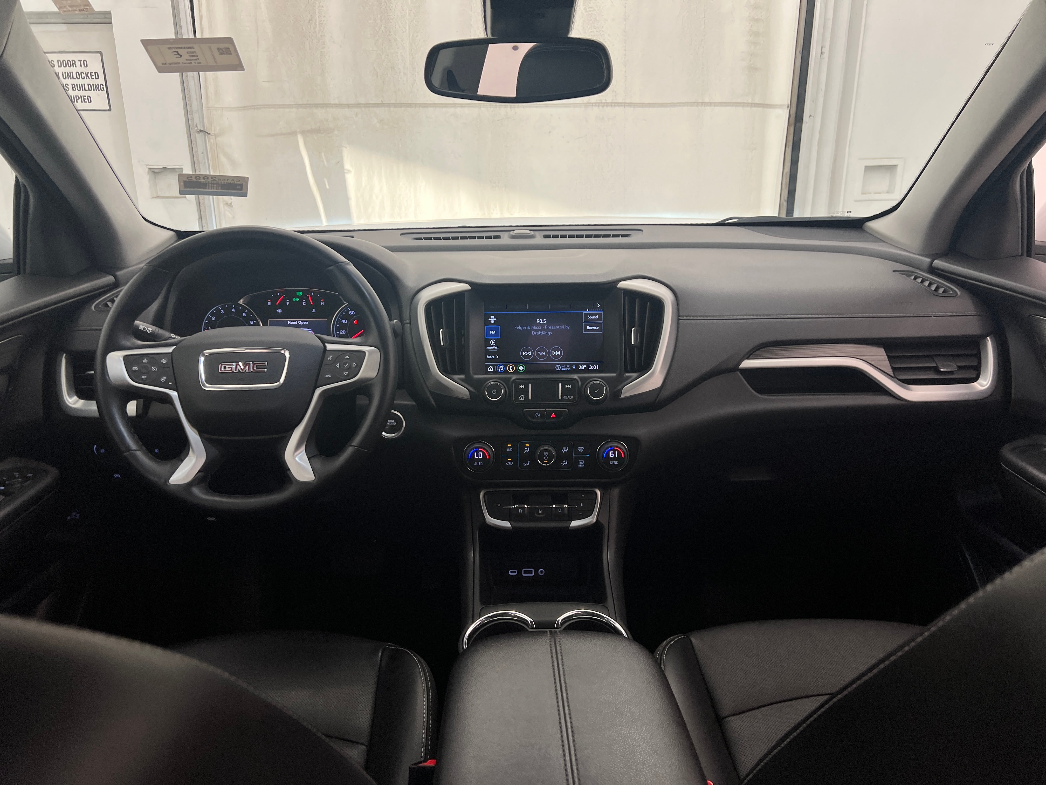 2023 GMC Terrain SLT 2