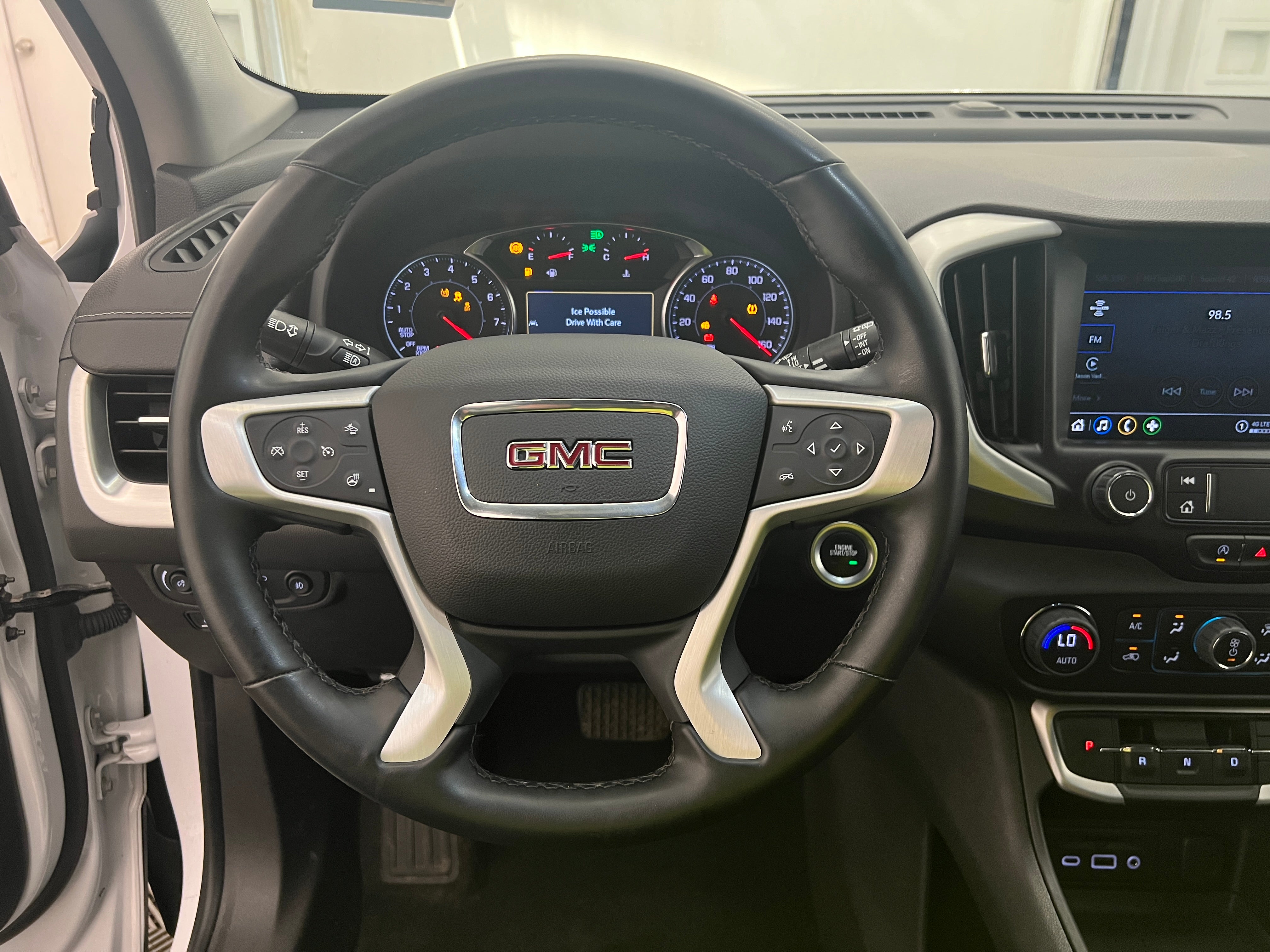 2023 GMC Terrain SLT 4