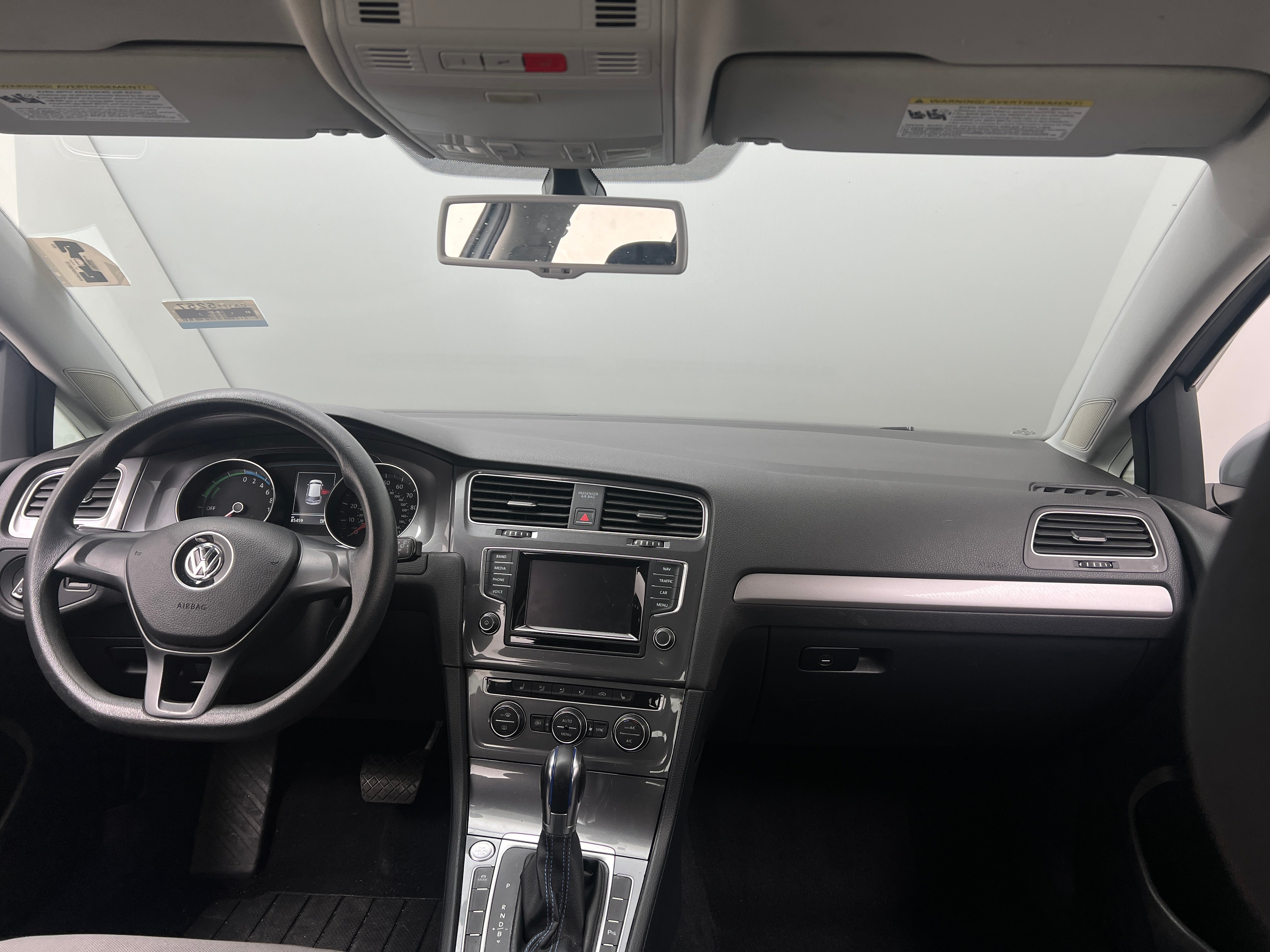 2015 Volkswagen e-Golf Limited Edition 3