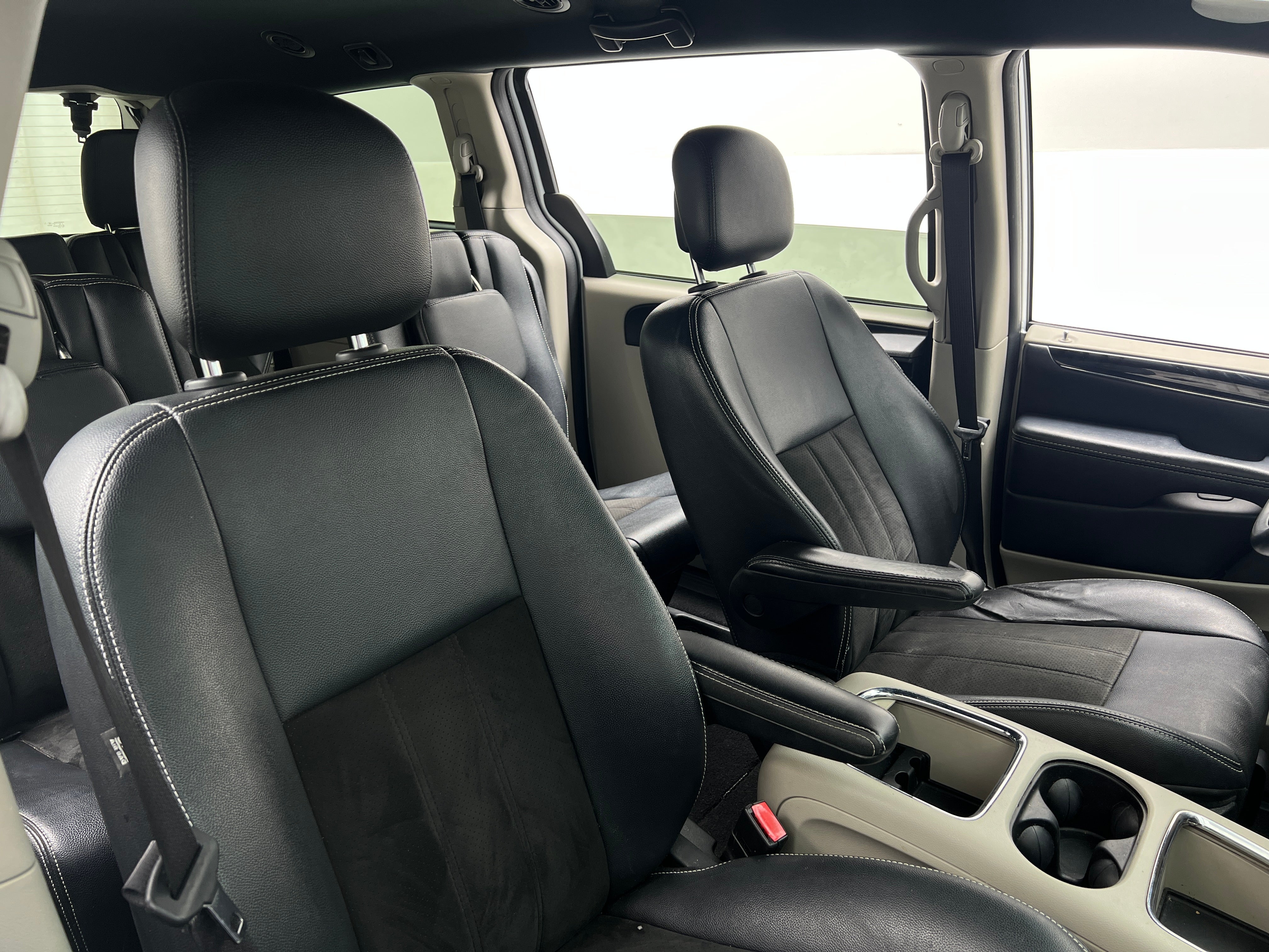 2019 Dodge Grand Caravan SXT 2