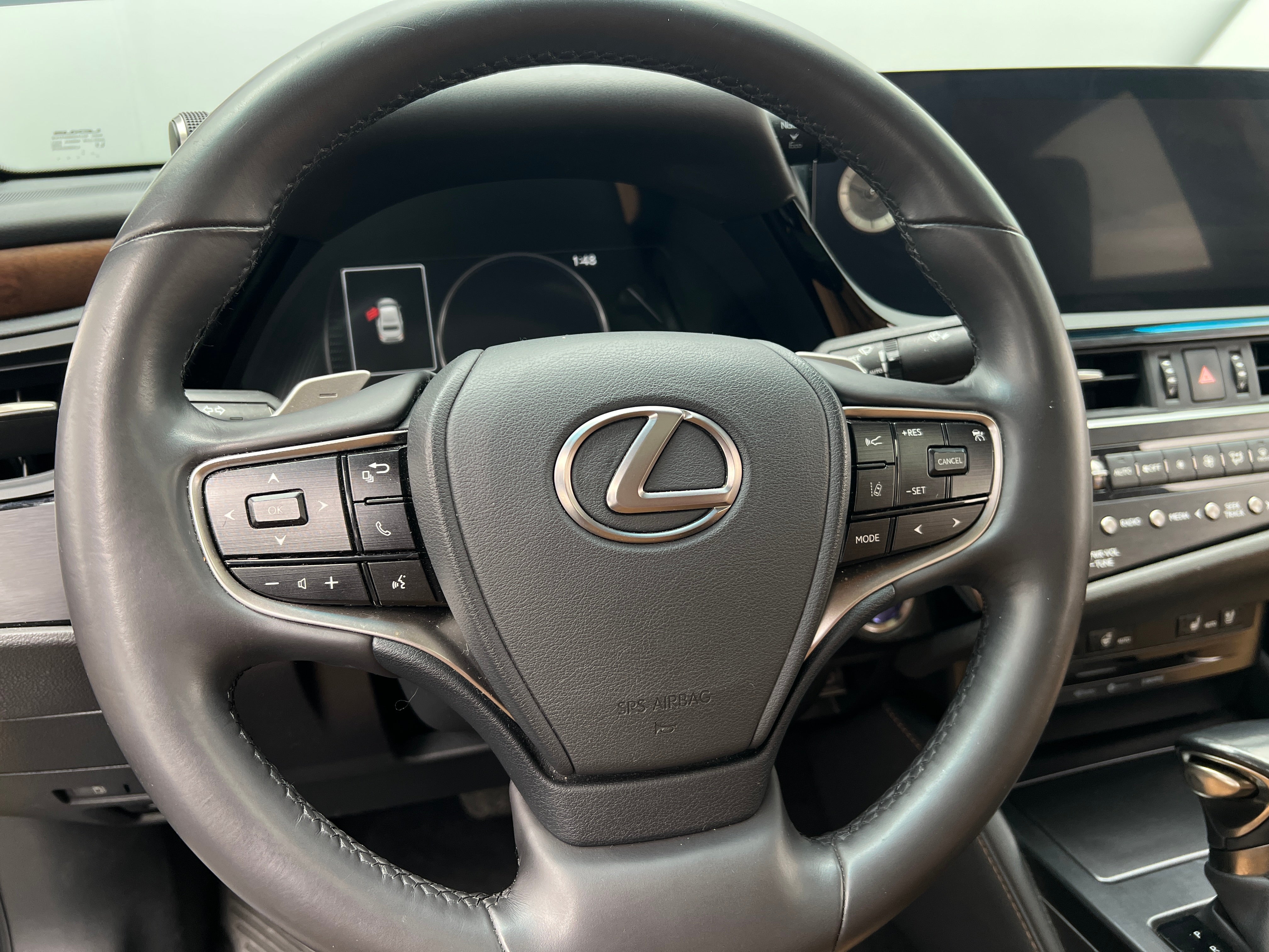 2022 Lexus ES Hybrid 300h 4