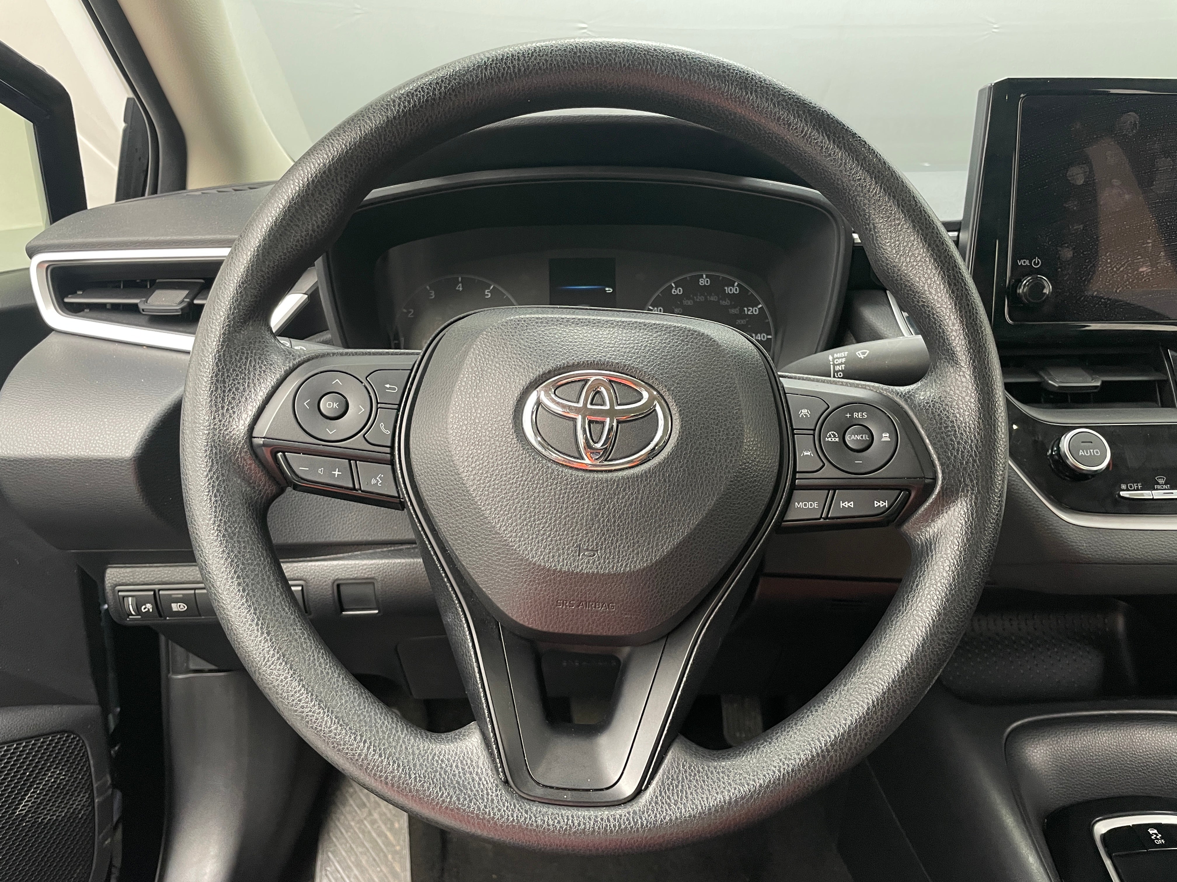 2023 Toyota Corolla LE 5