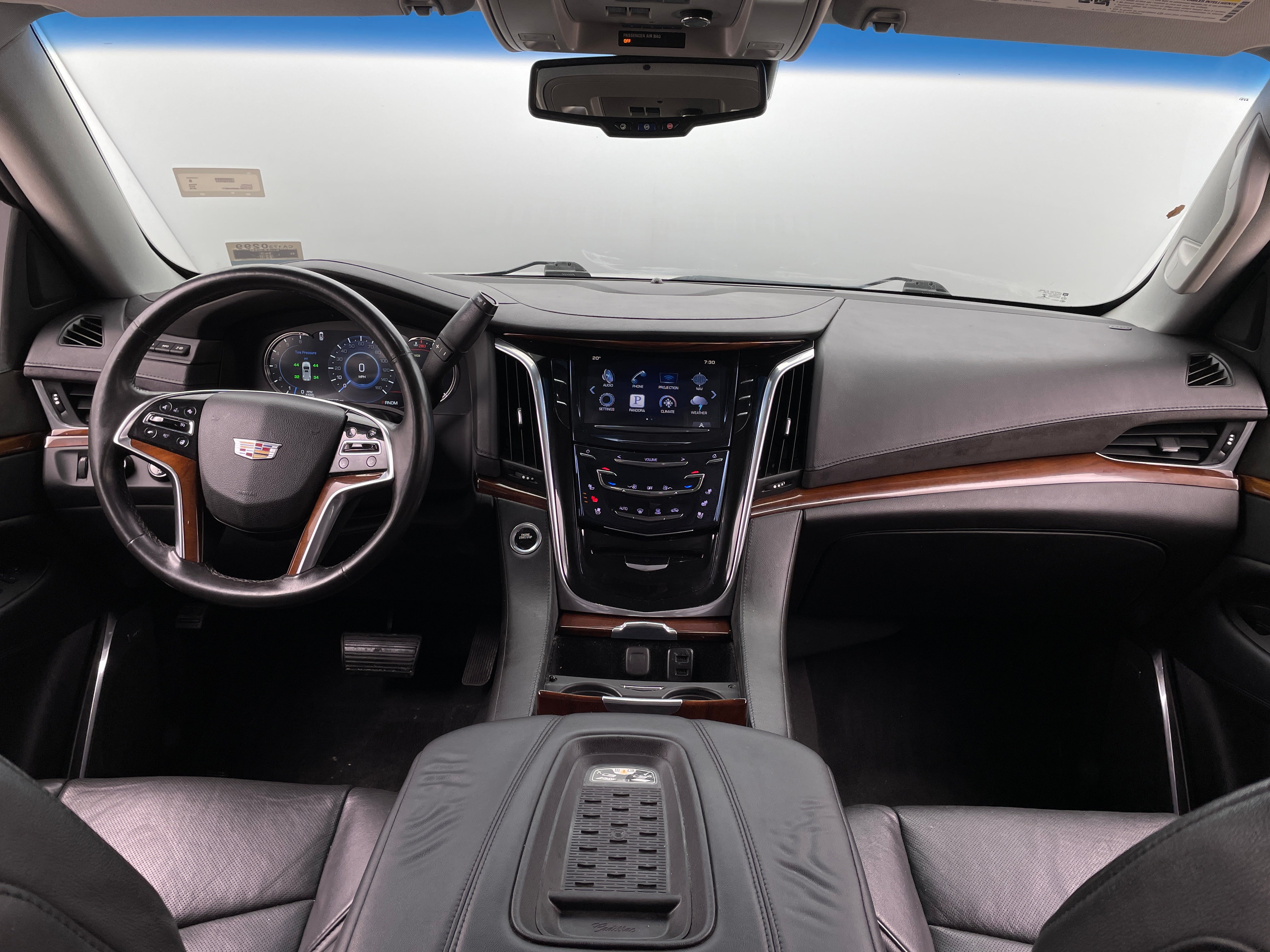 2016 Cadillac Escalade Luxury 2