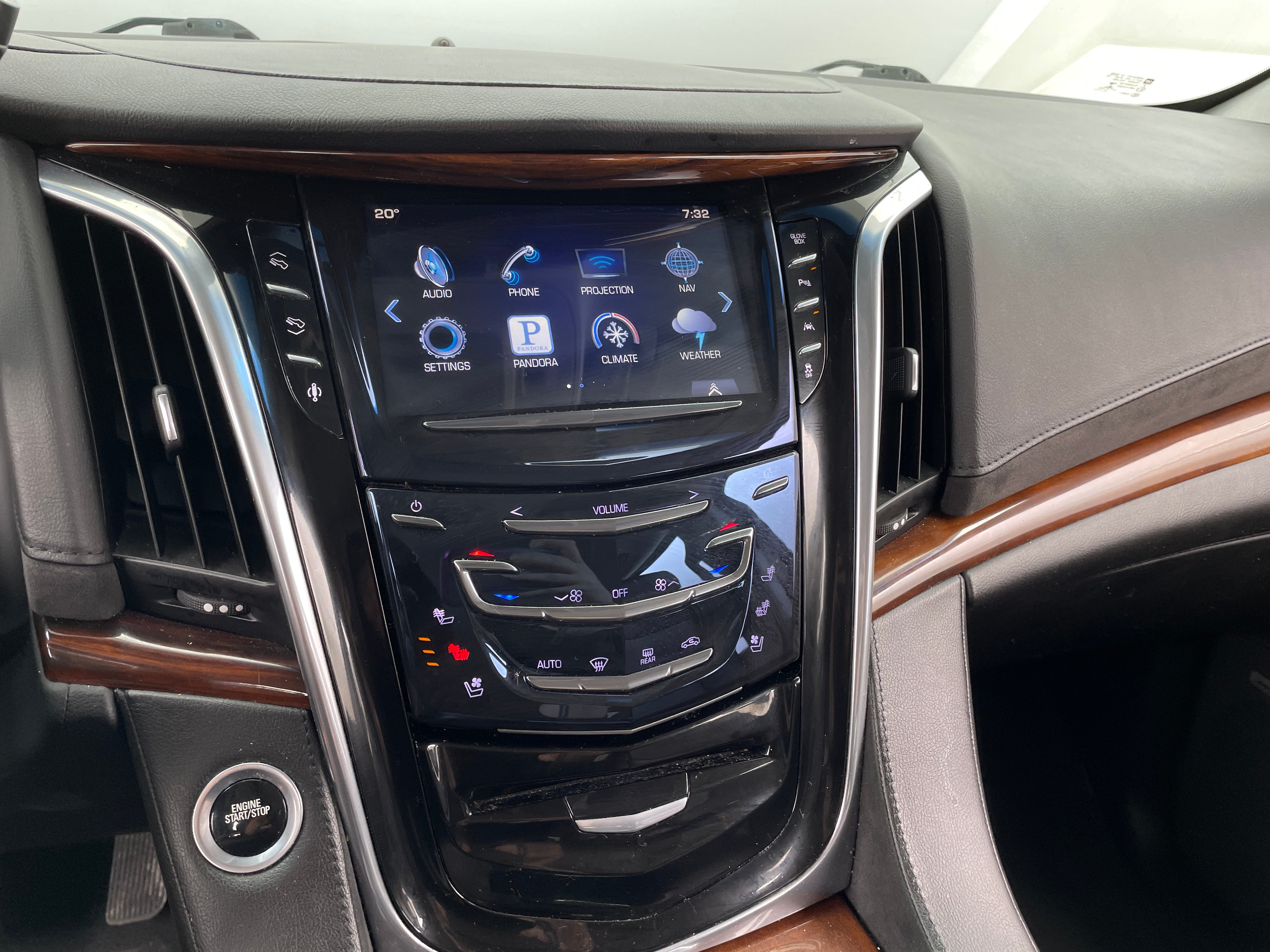 2016 Cadillac Escalade Luxury 3