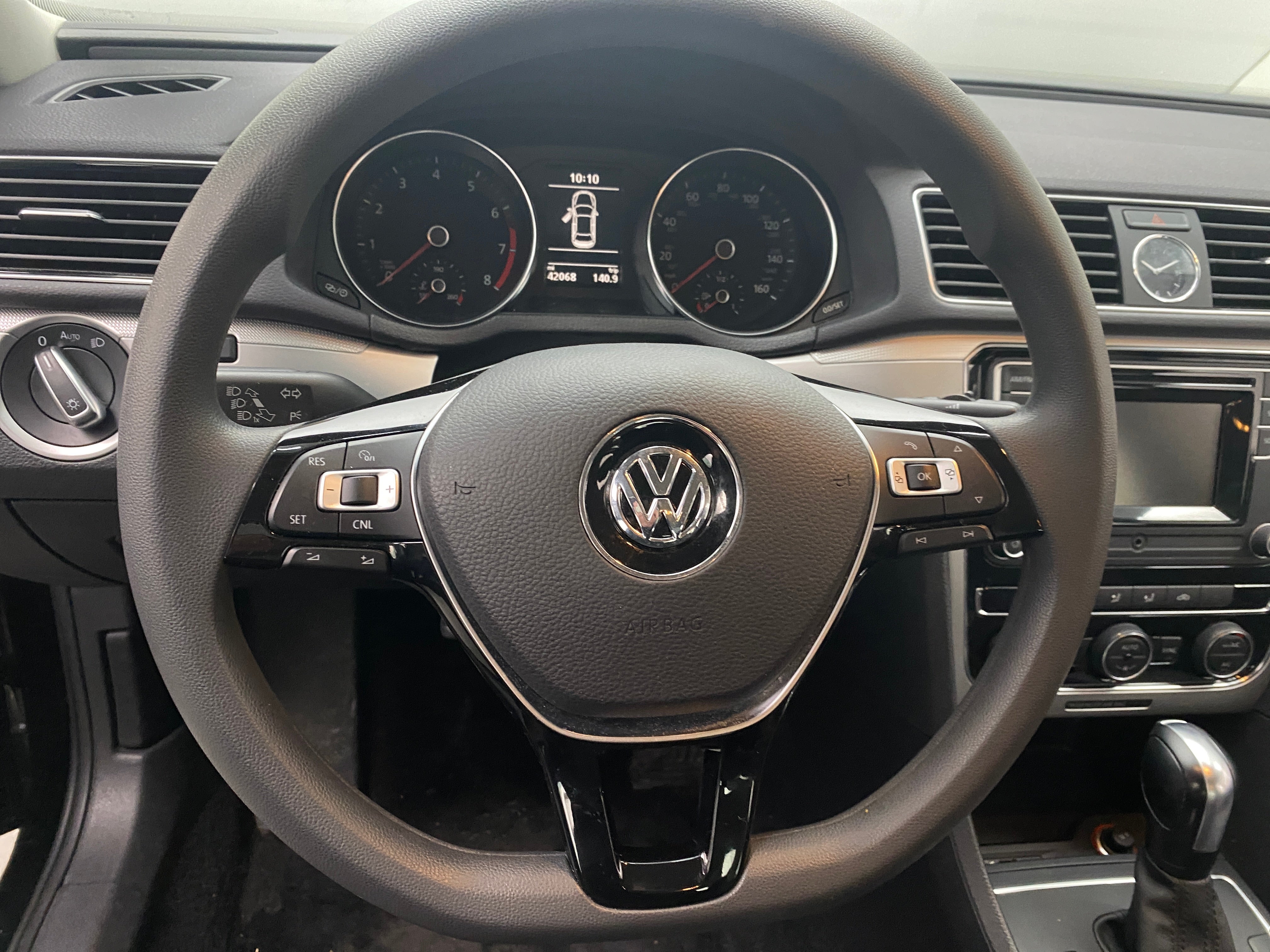 2016 Volkswagen Passat S 5