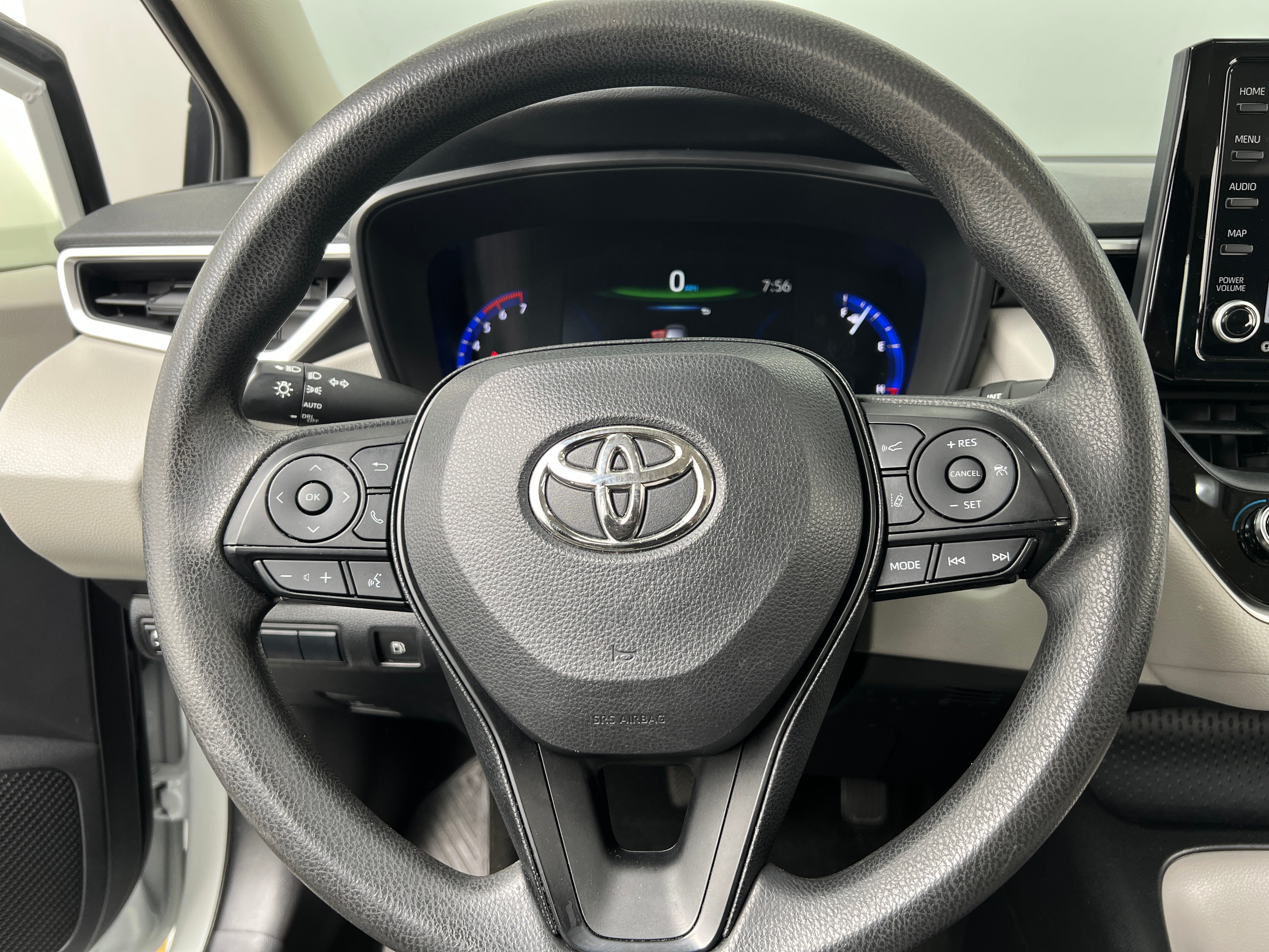 2022 Toyota Corolla LE 5