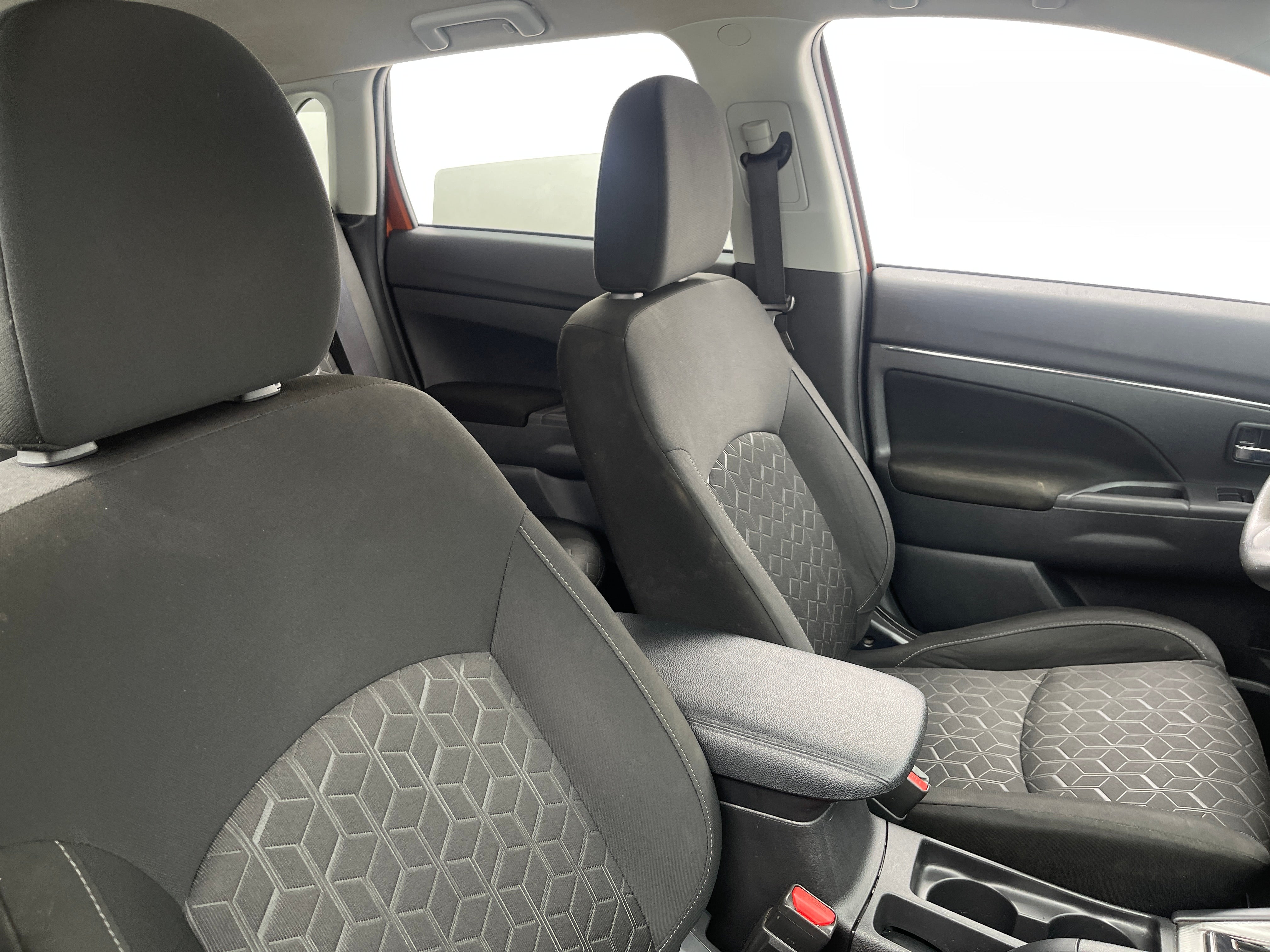 2023 Mitsubishi Outlander Sport ES 2