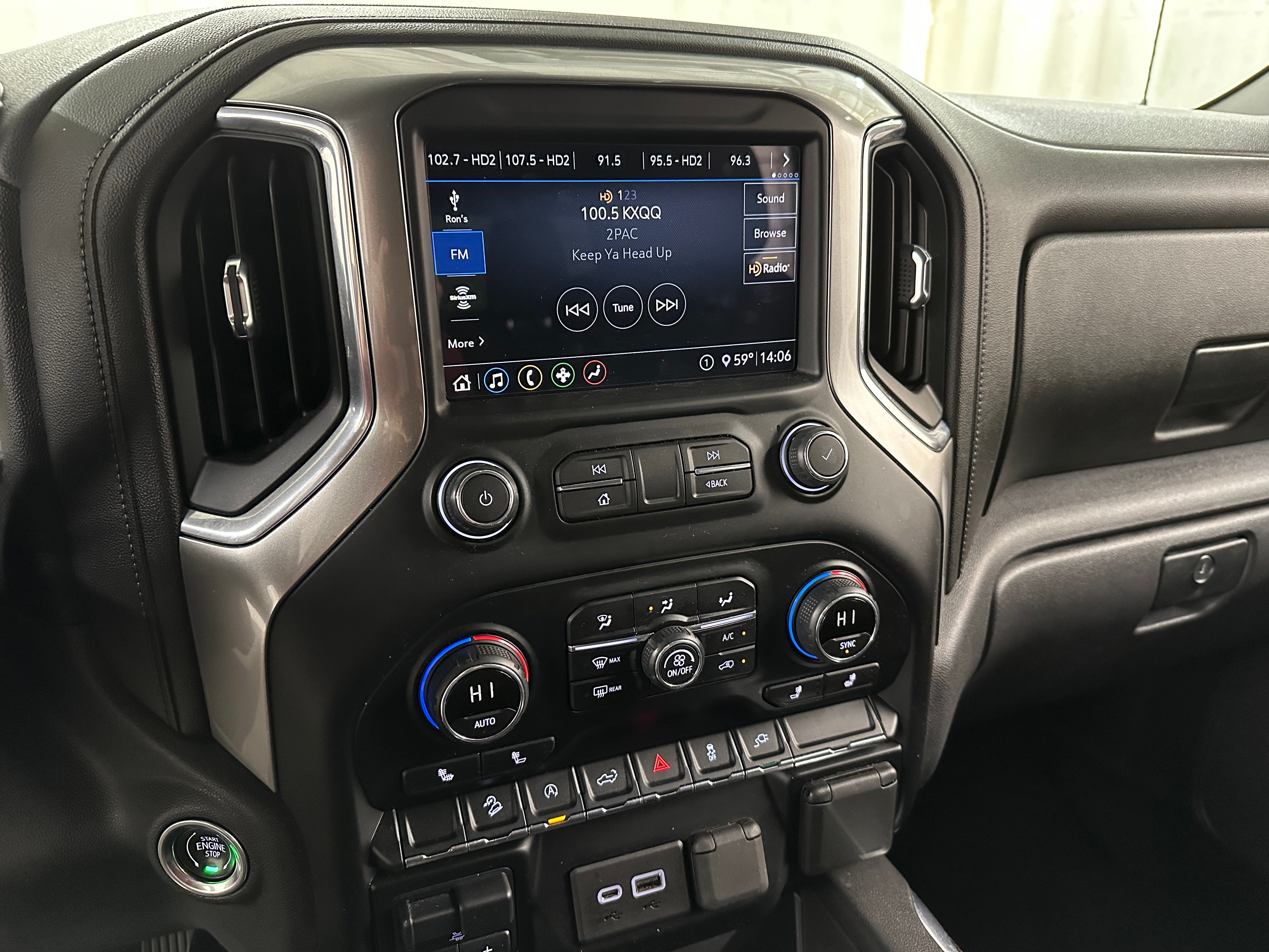 2020 Chevrolet Silverado 1500 RST 4