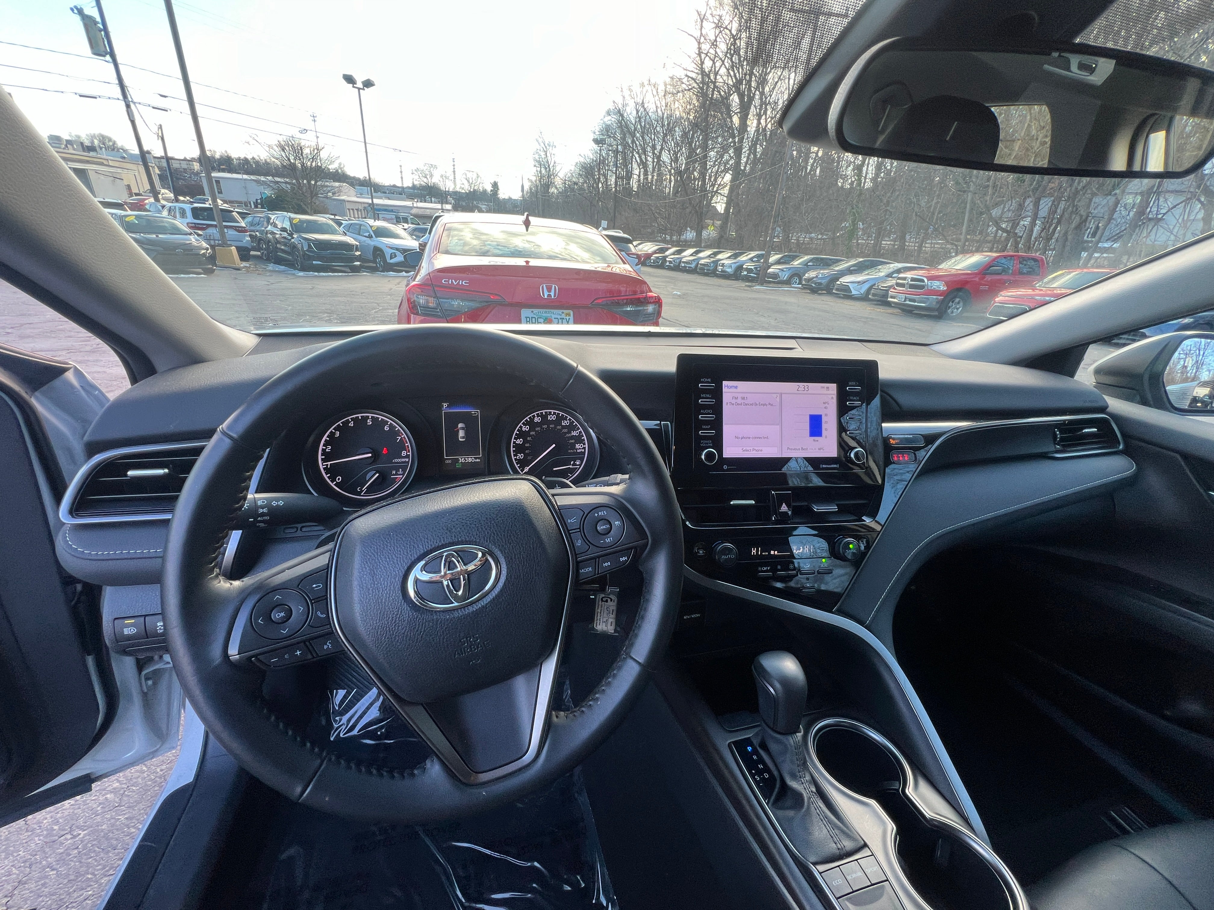 2024 Toyota Camry SE 3