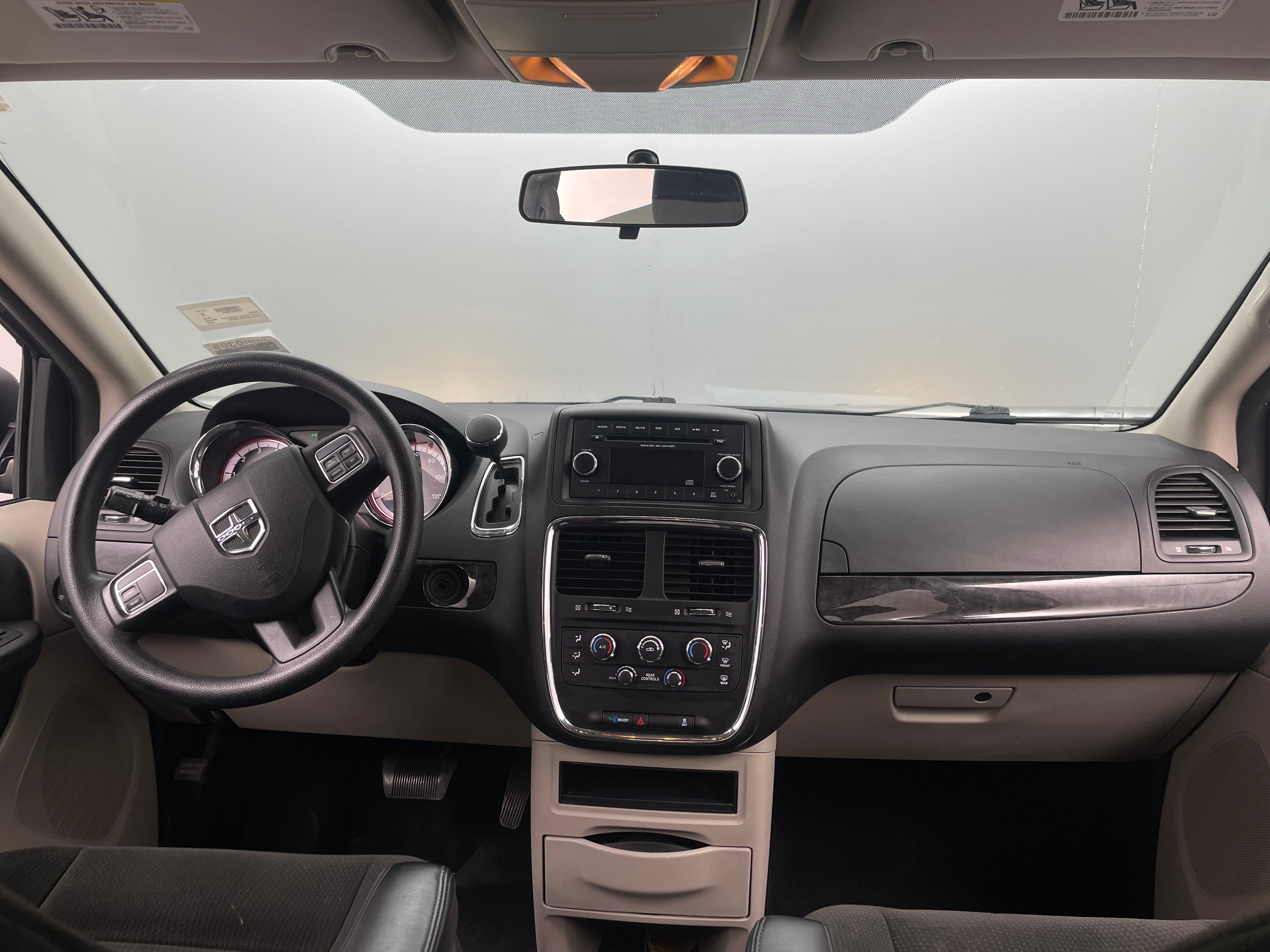 2016 Dodge Grand Caravan SE 3