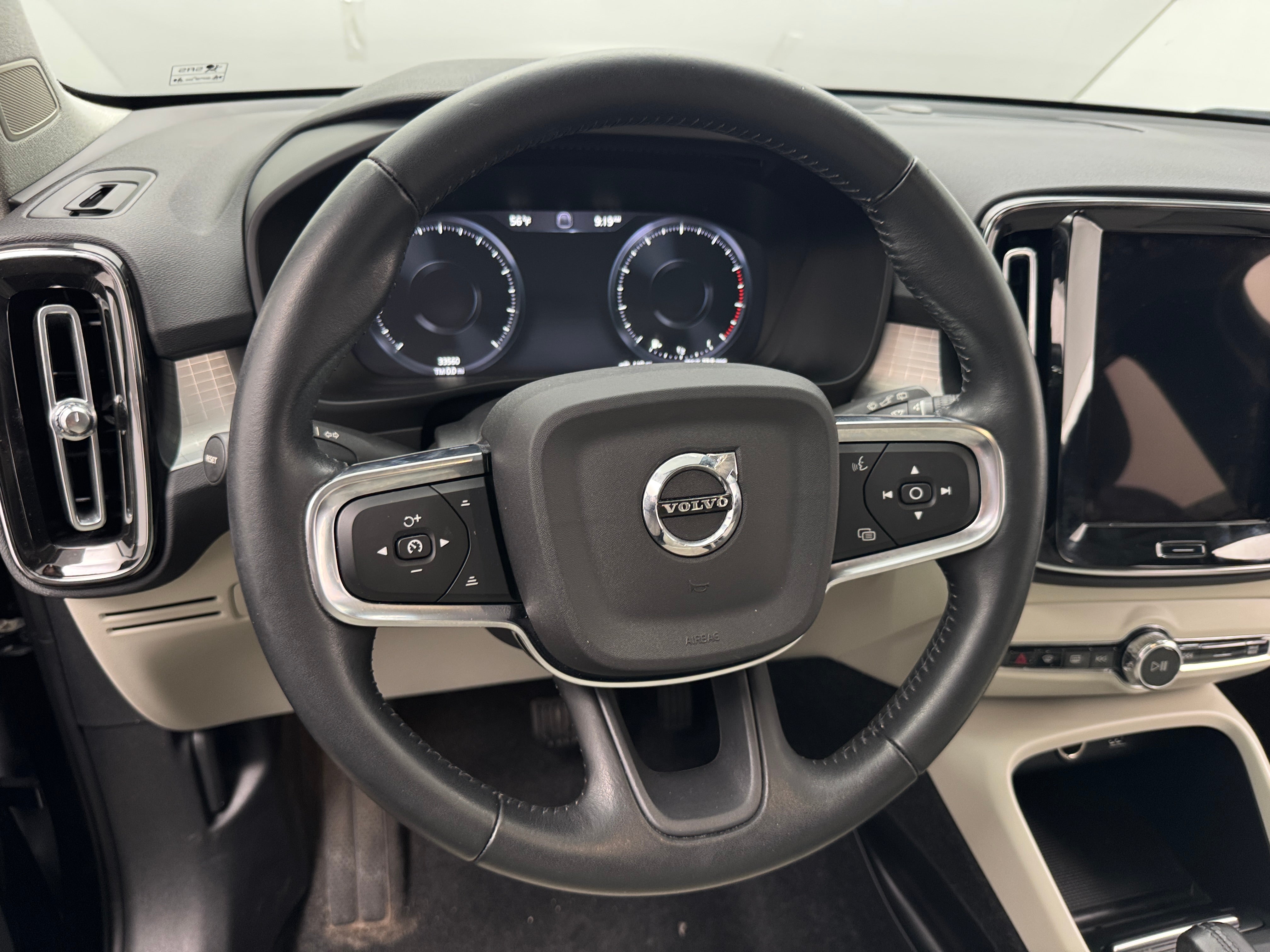 2021 Volvo XC40 T4 Momentum 4