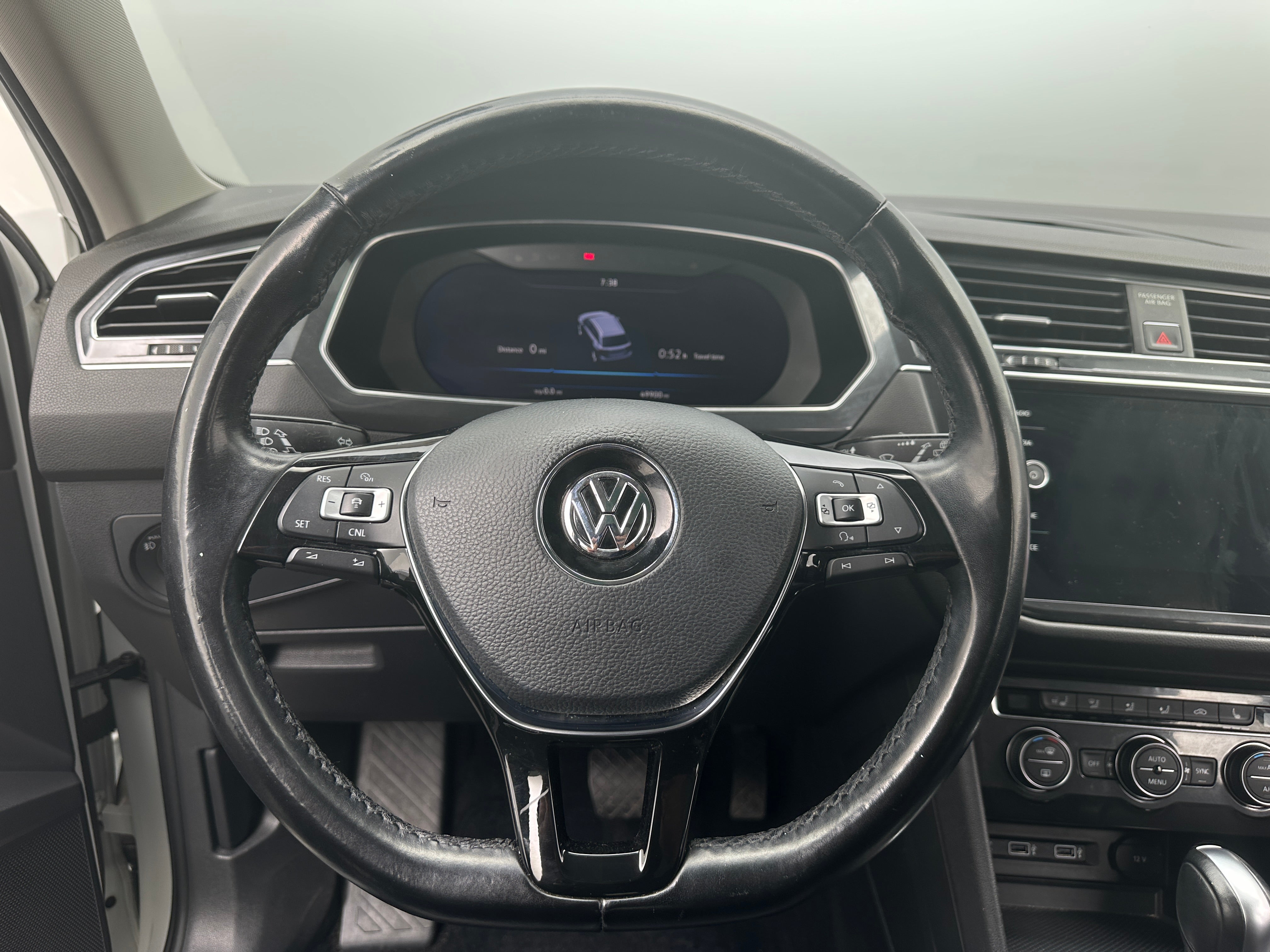 2018 Volkswagen Tiguan SEL 4