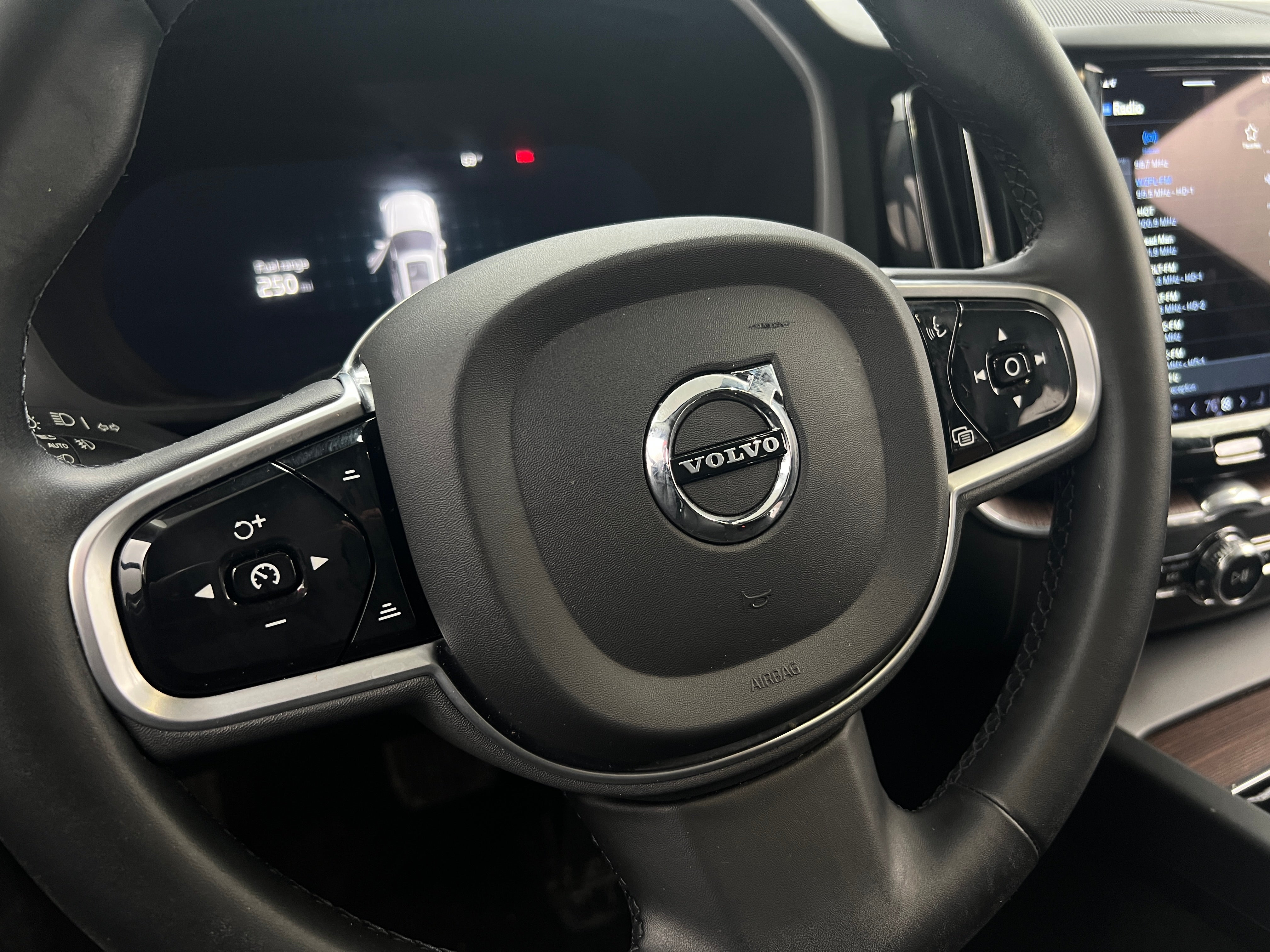 2023 Volvo XC60 B5 Plus 4