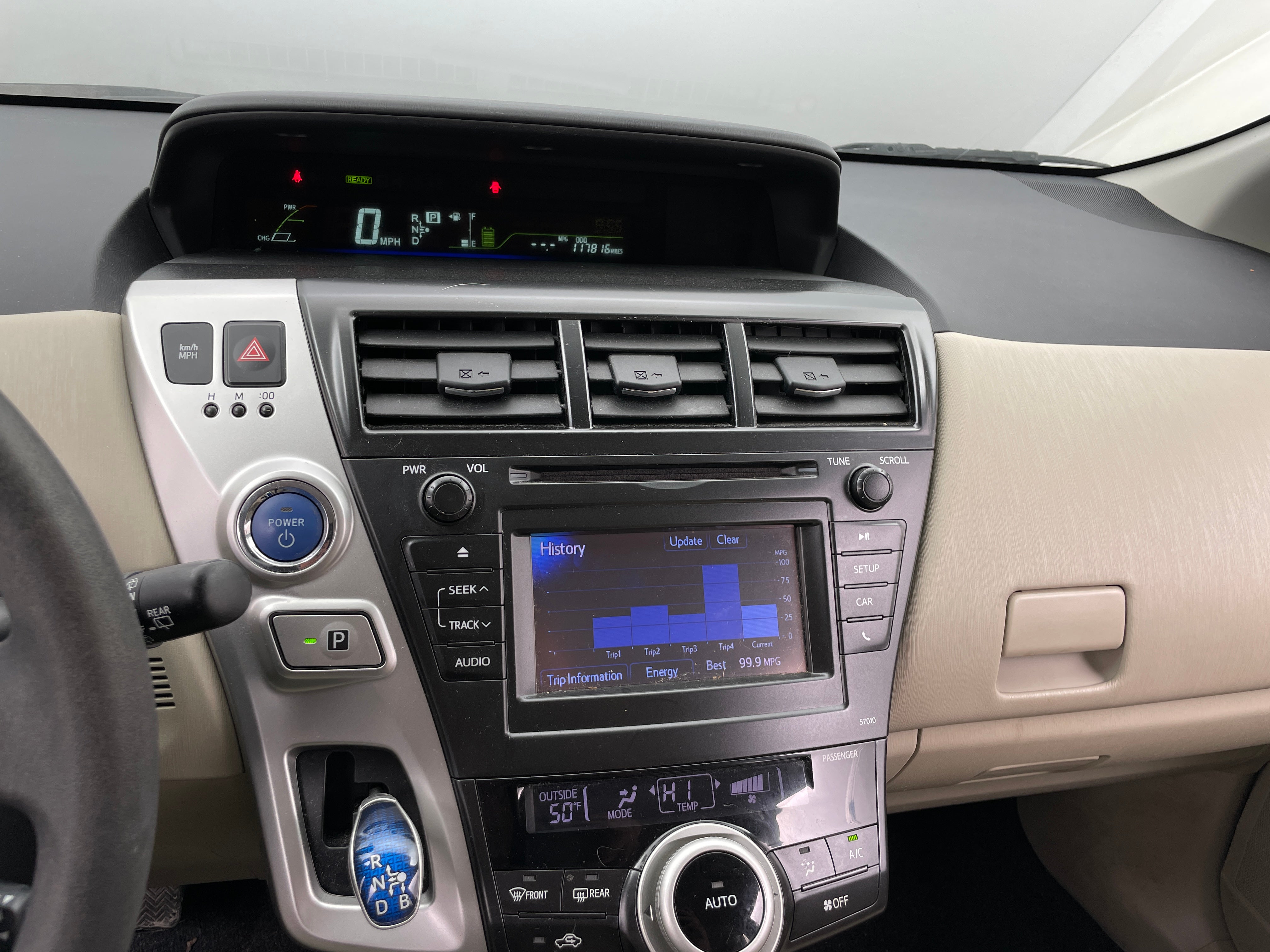 2012 Toyota Prius v Two 4