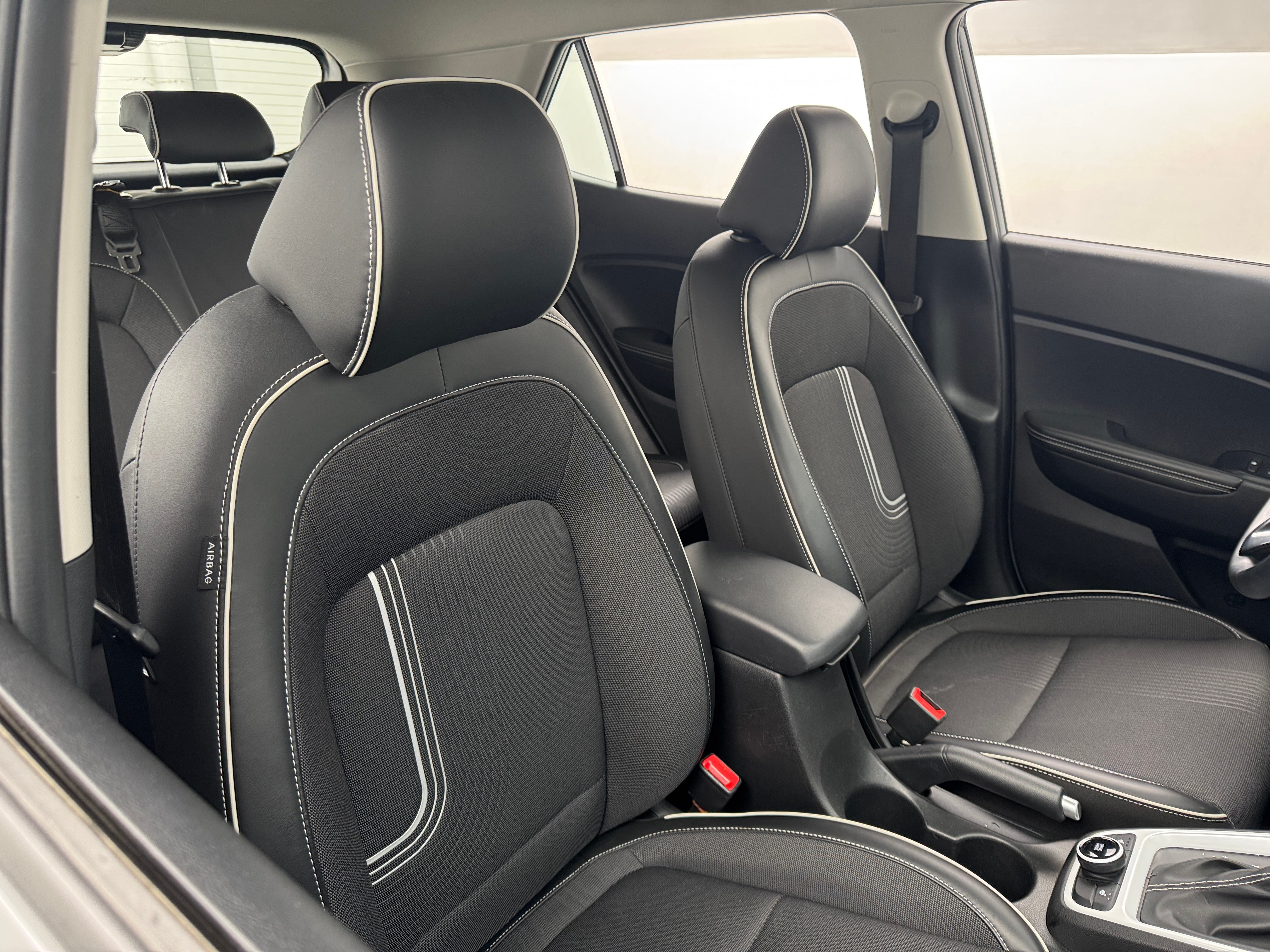 2023 Hyundai Venue Limited 2