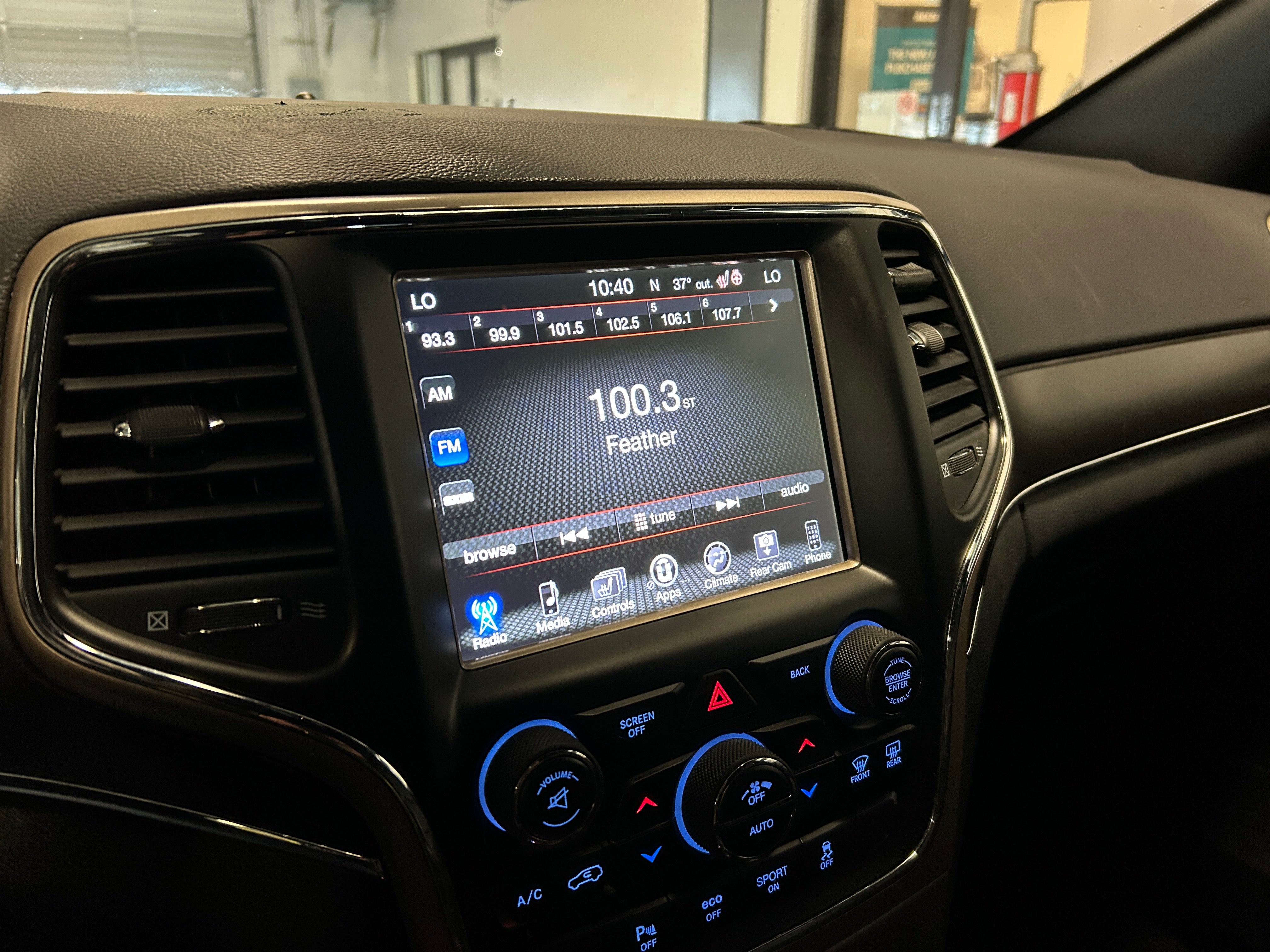 2017 Jeep Grand Cherokee Limited Edition 3