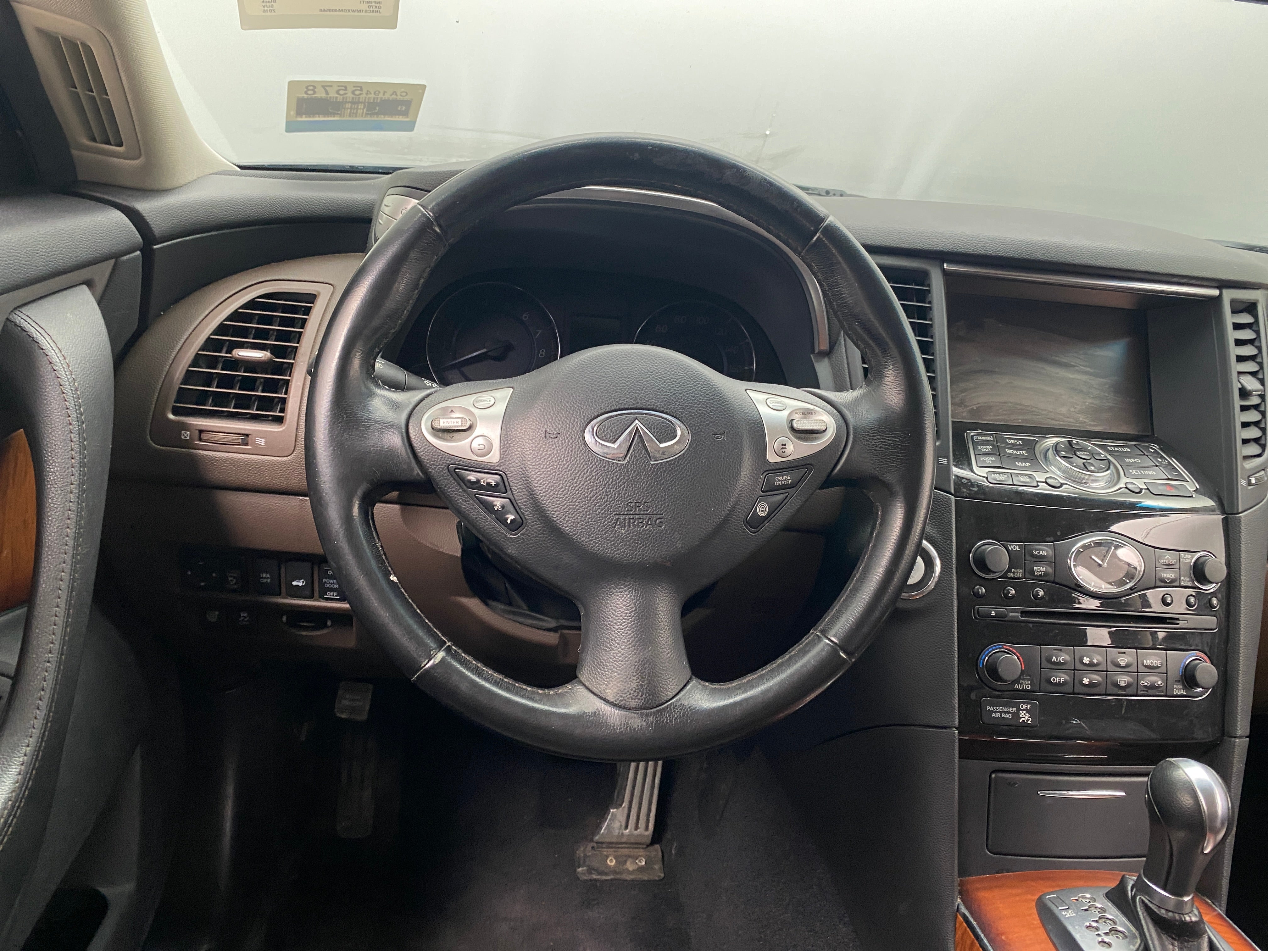 2016 INFINITI QX70  4