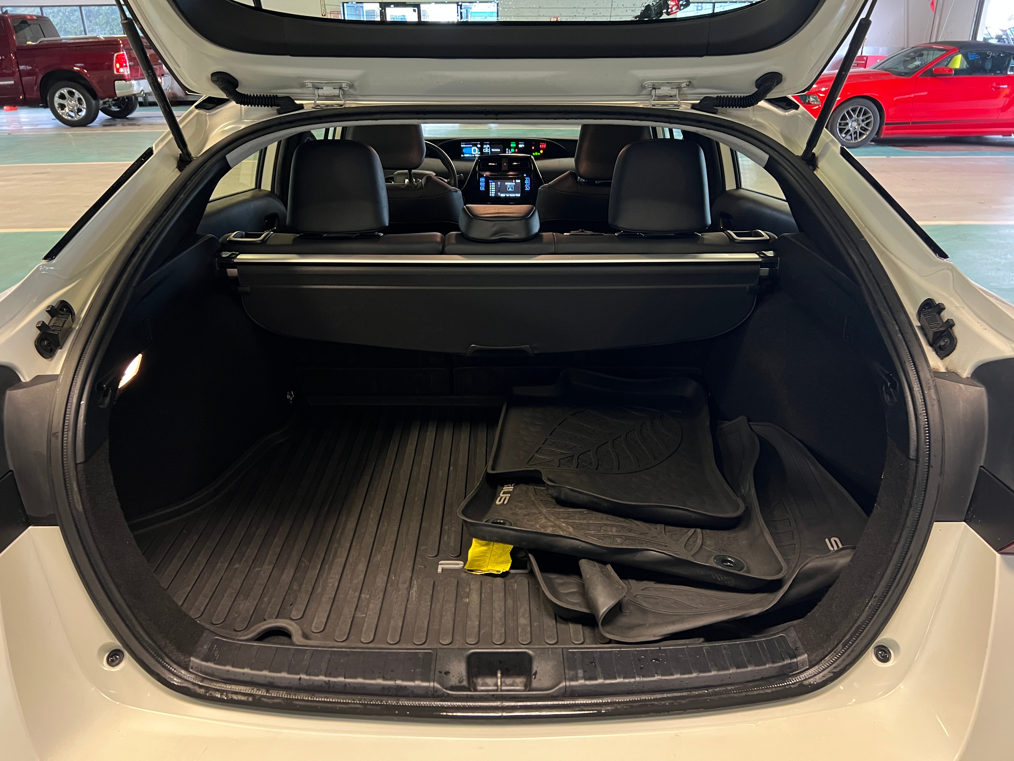 2019 Toyota Prius XLE 7