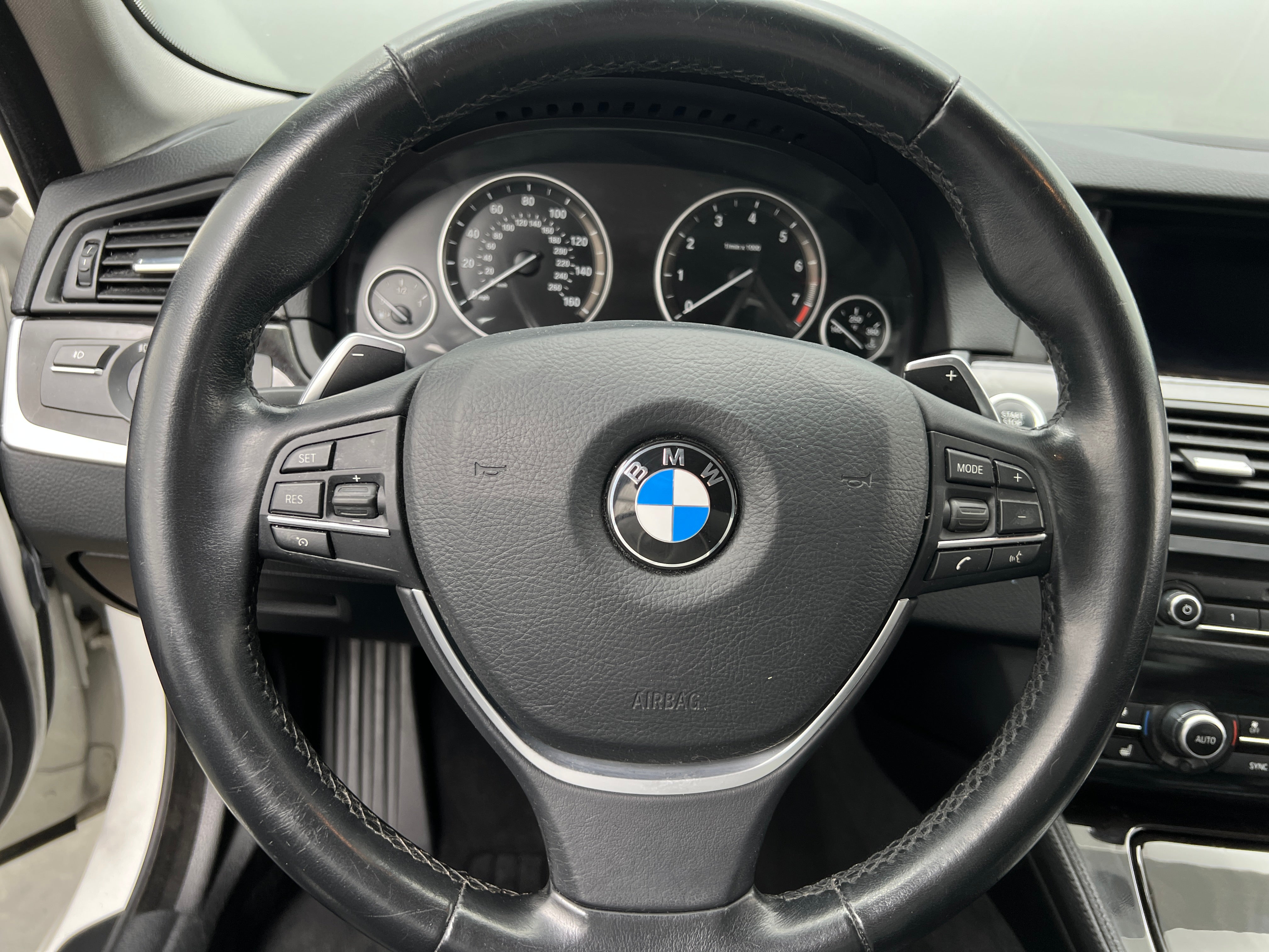 2016 BMW 5 Series 528i 5